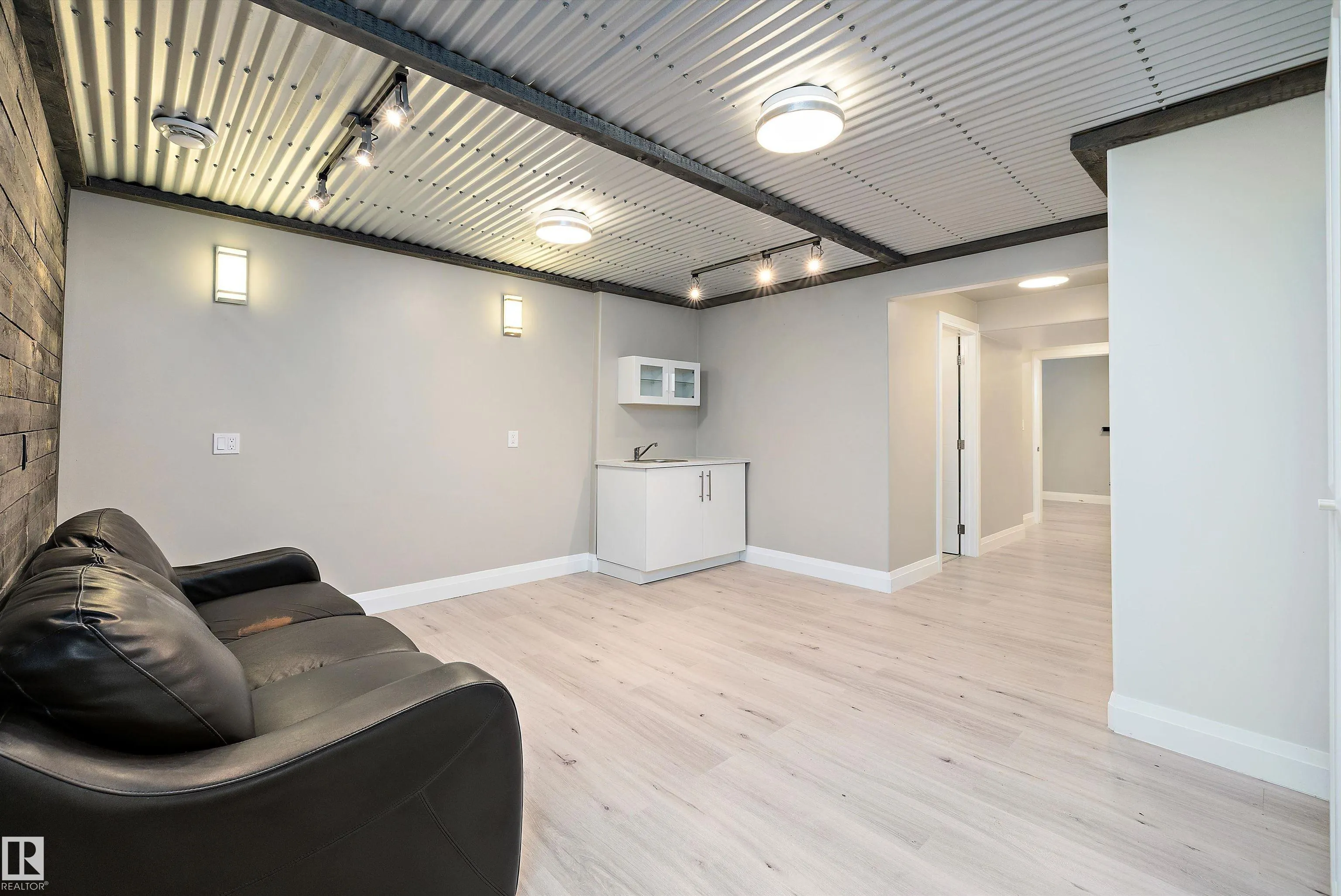 84 GREENBURY Boulevard