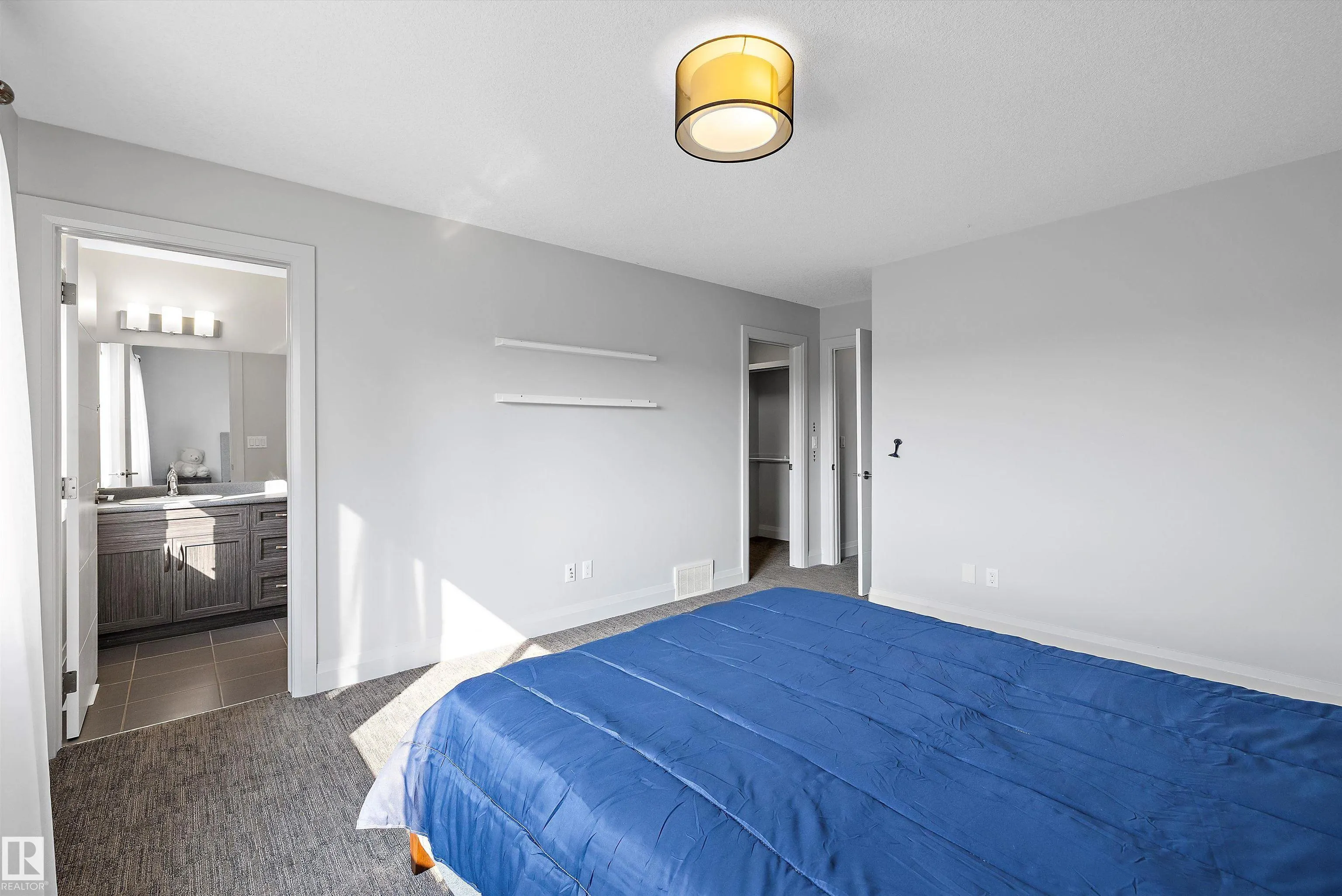 84 GREENBURY Boulevard