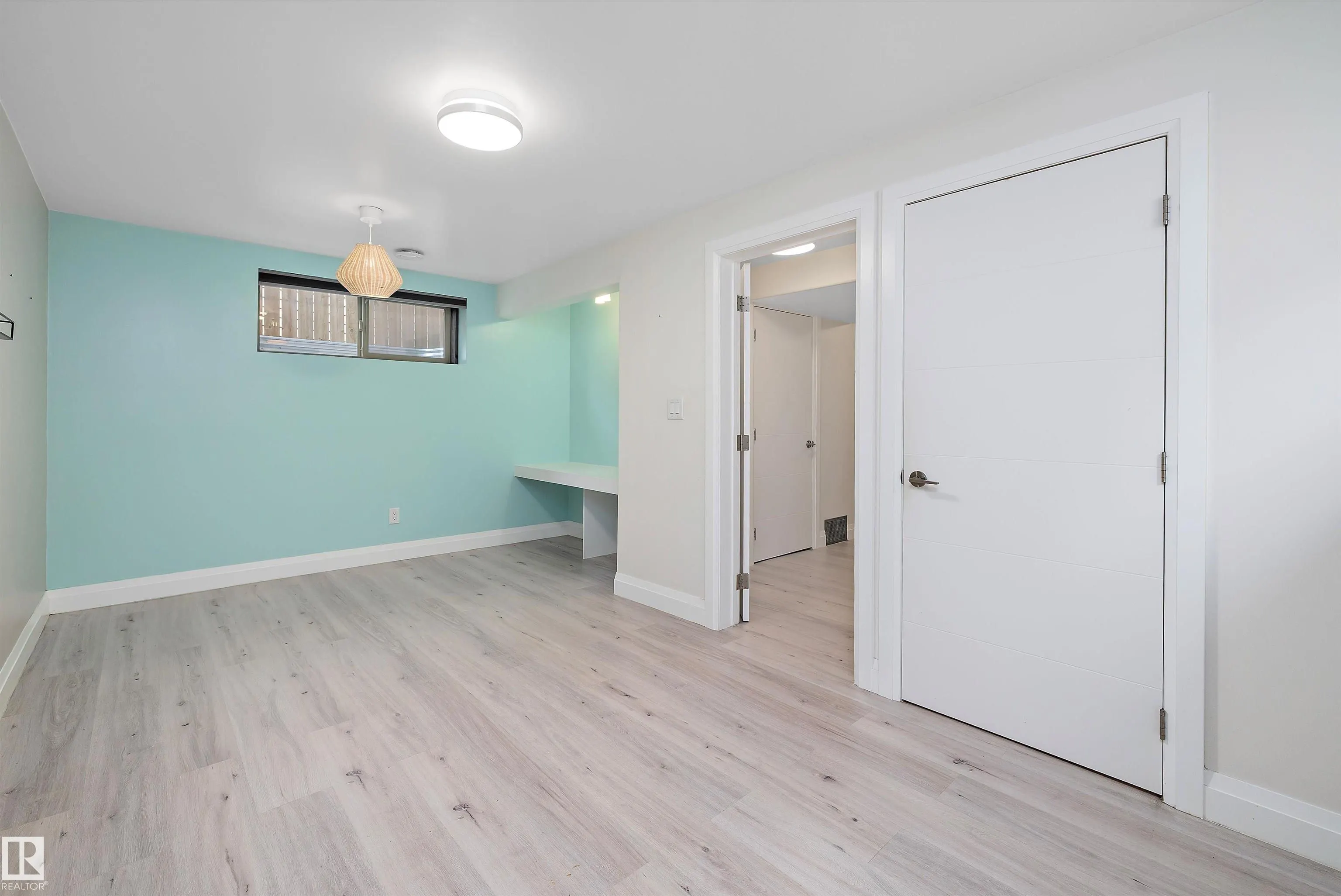 84 GREENBURY Boulevard