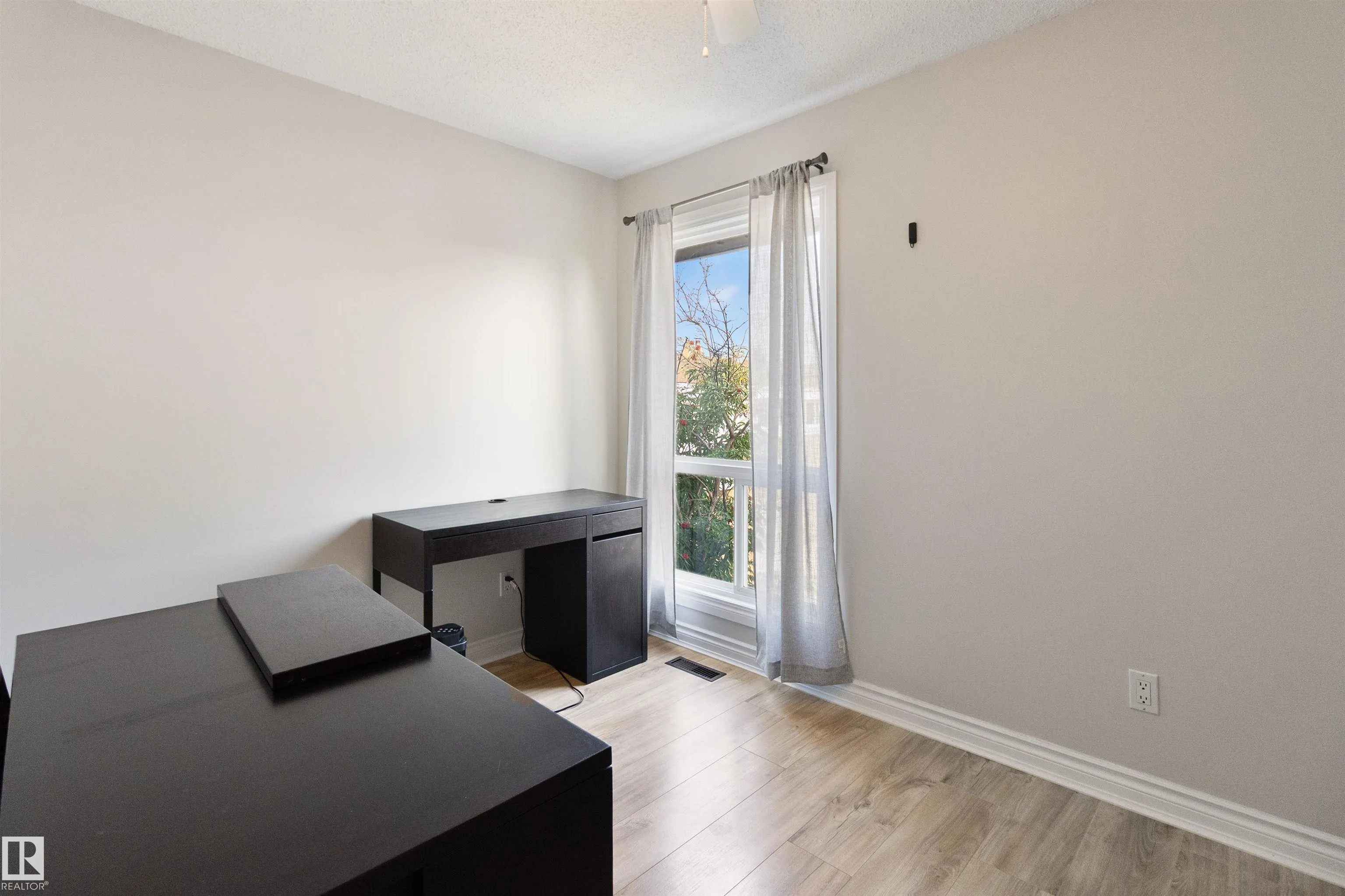 199 GRANDIN Village