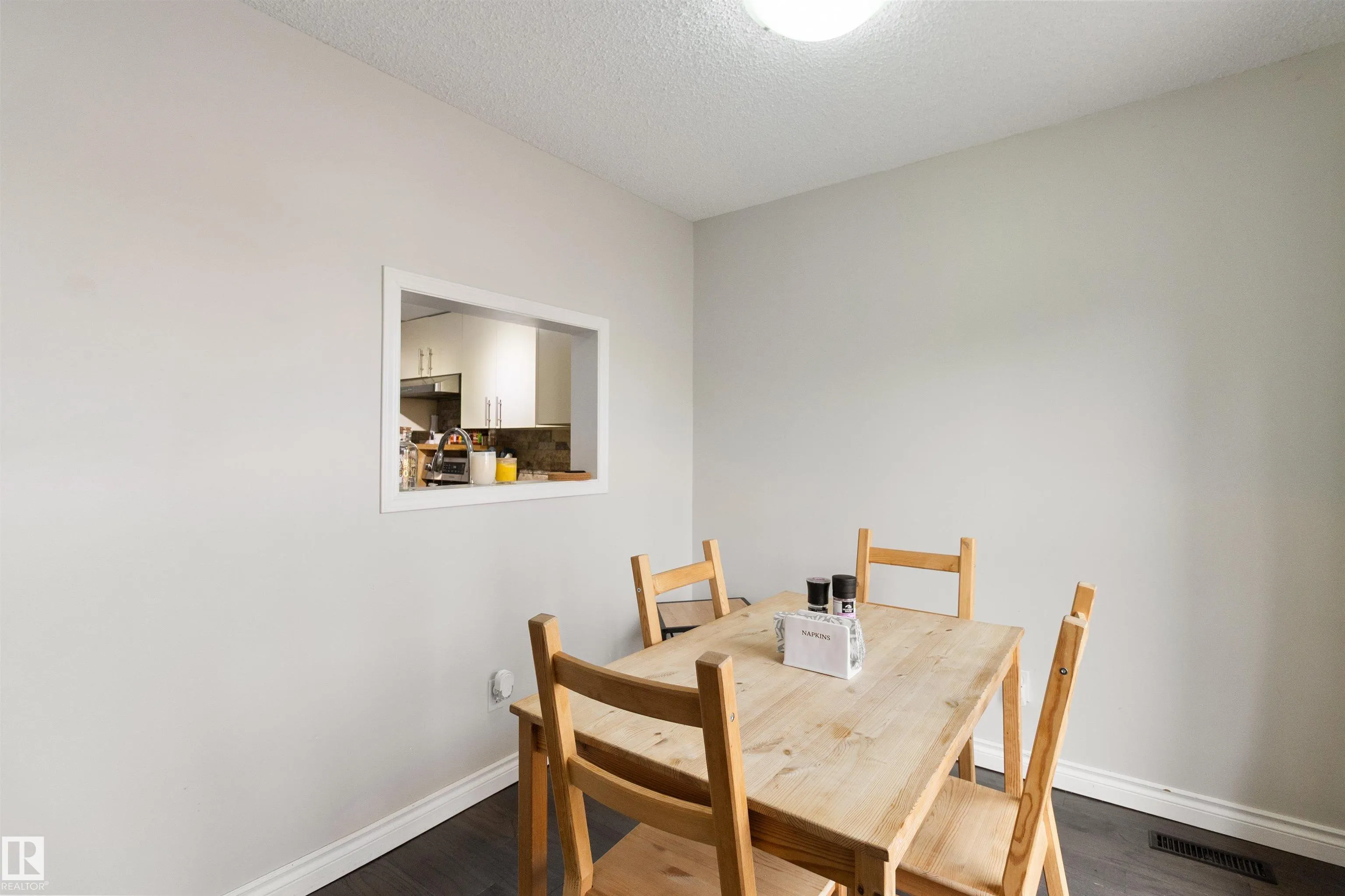 199 GRANDIN Village