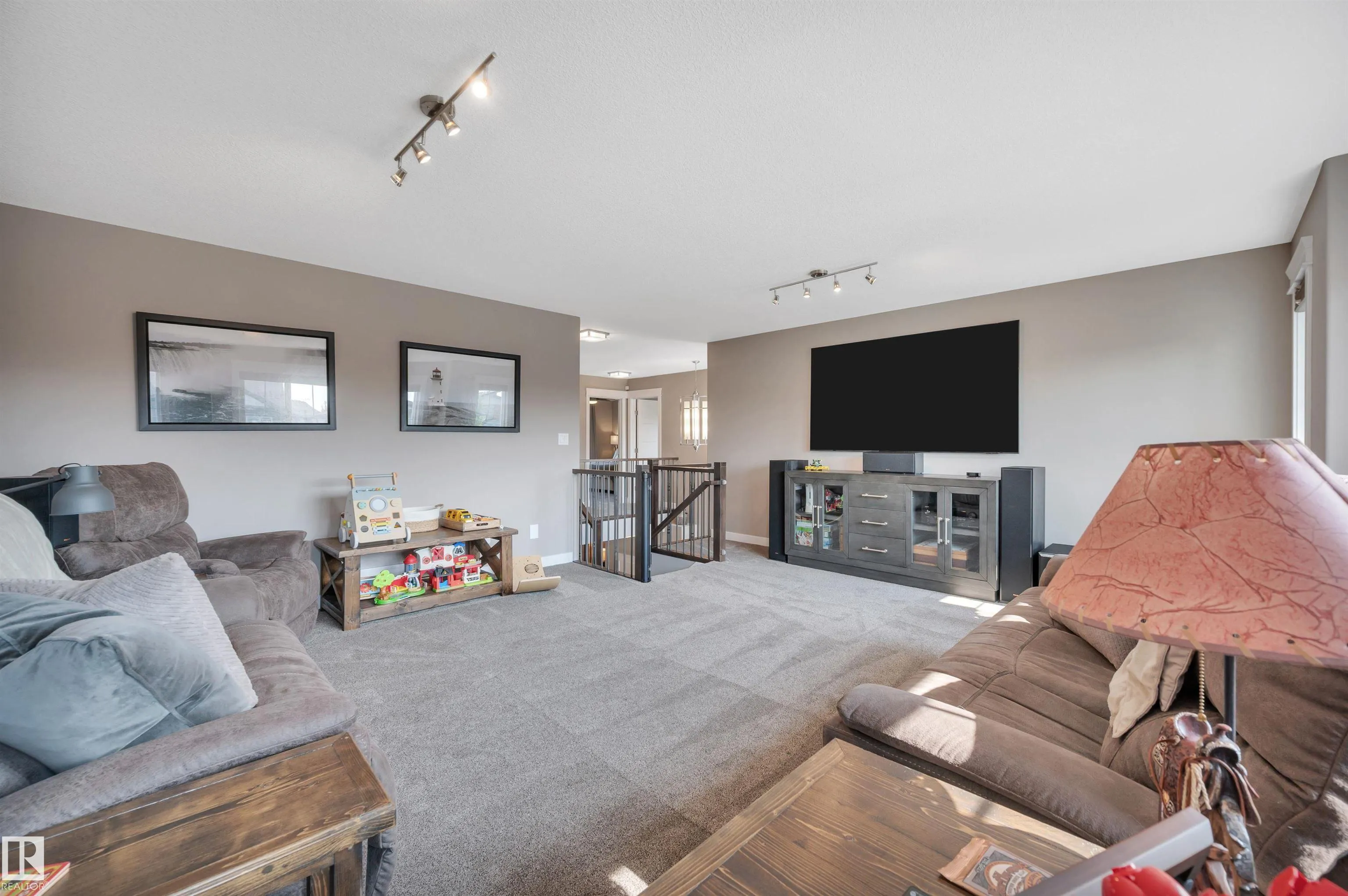 105 CRESTHAVEN Grove