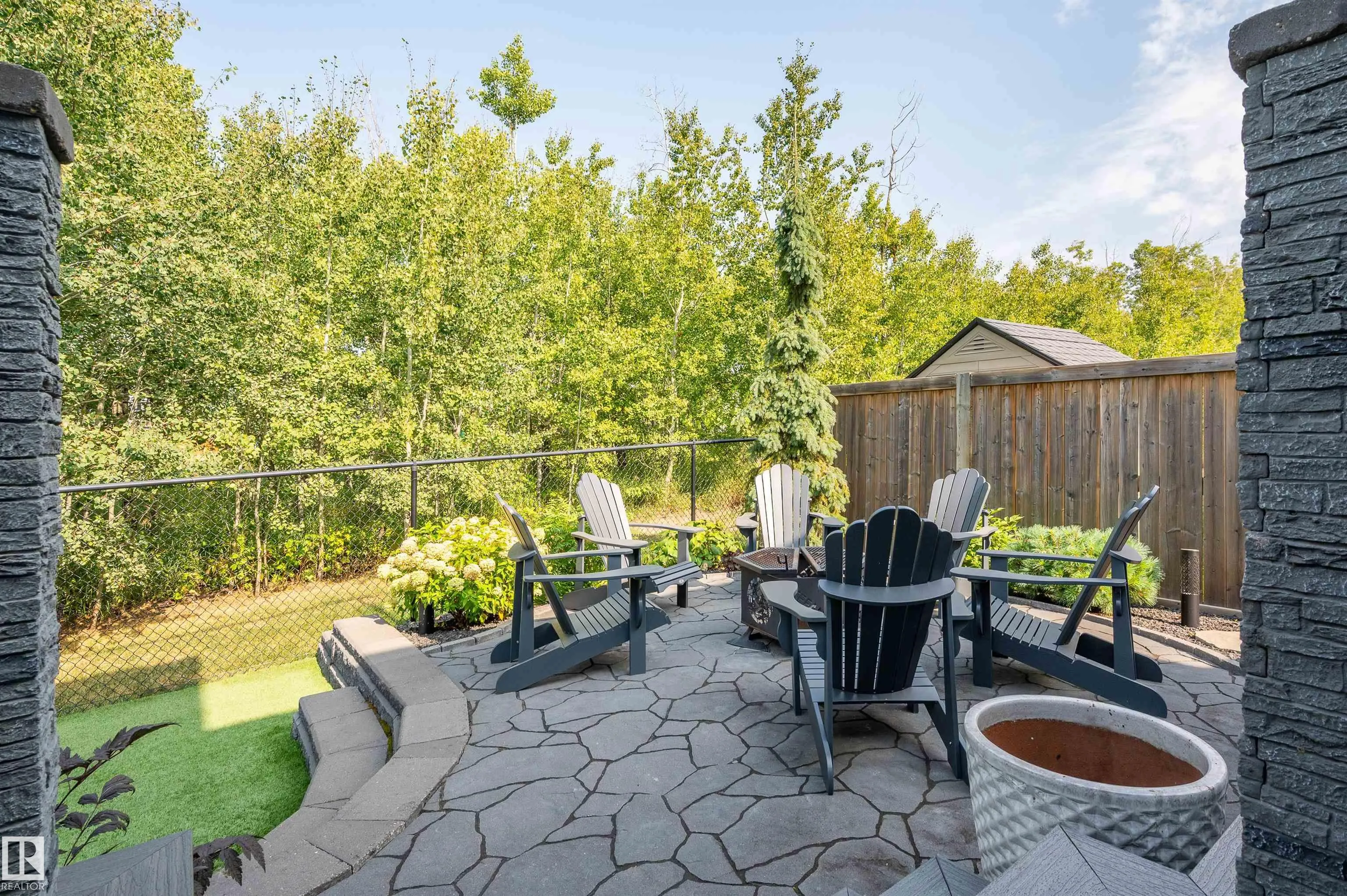 105 CRESTHAVEN Grove