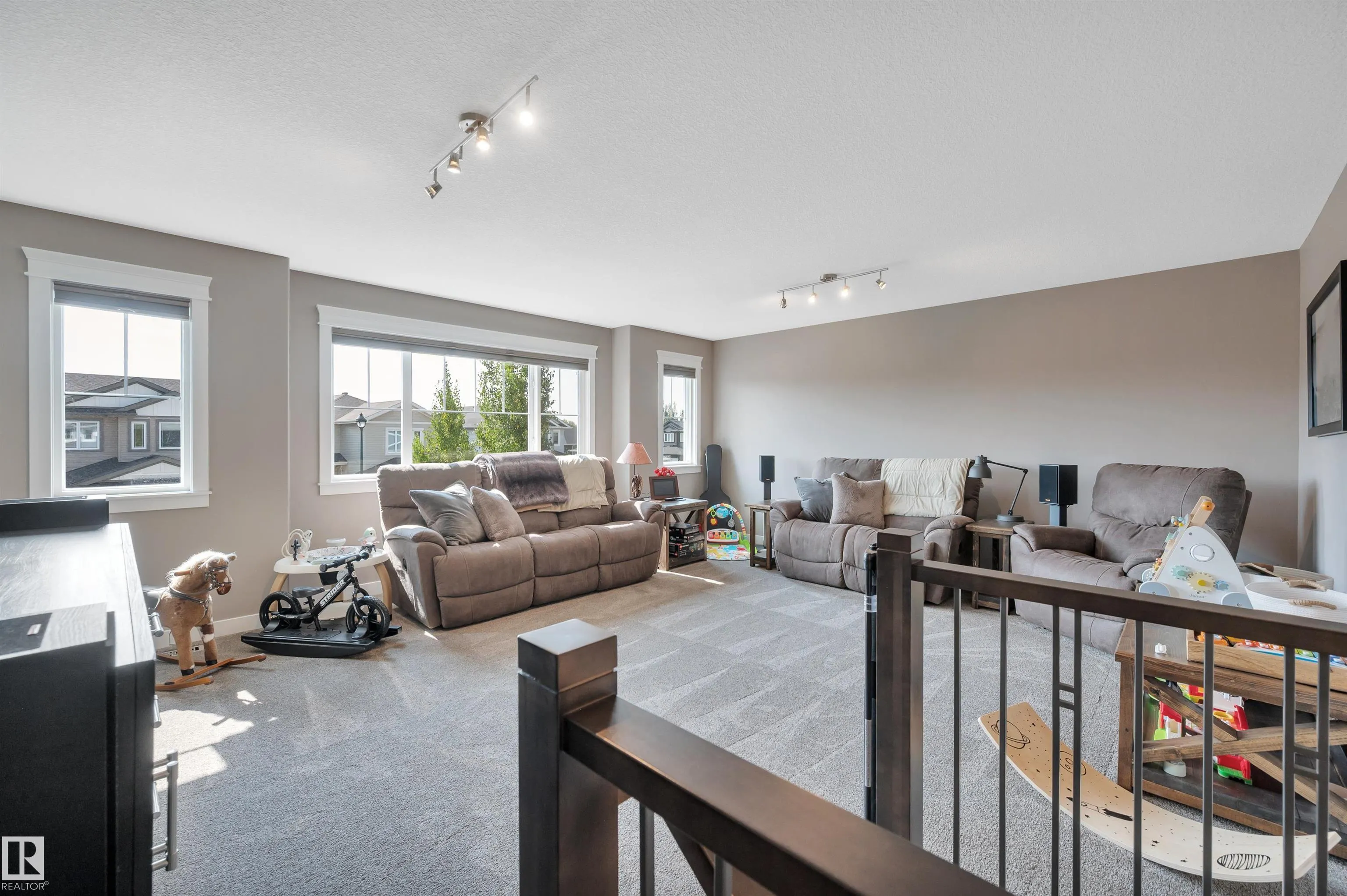 105 CRESTHAVEN Grove