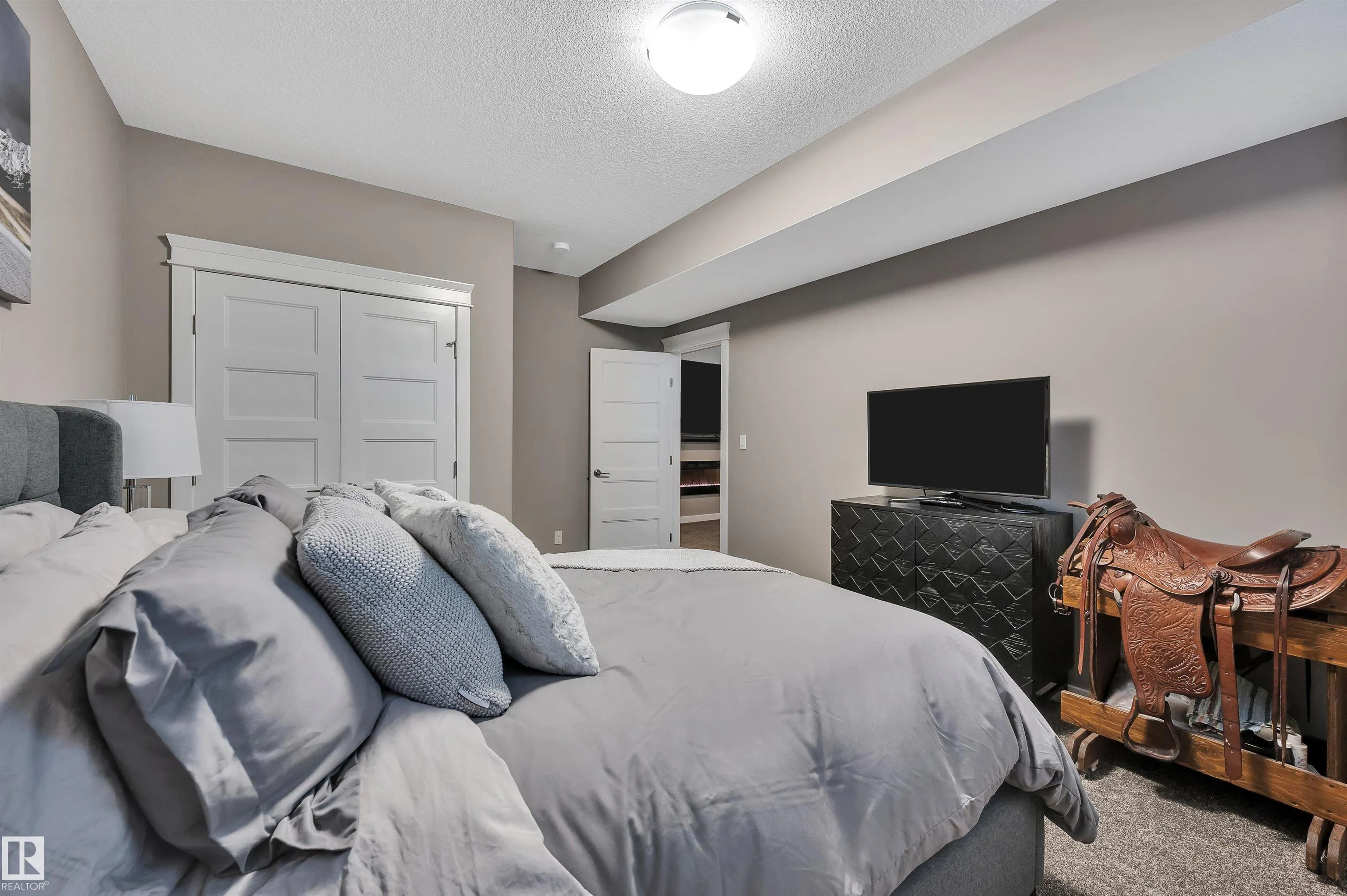105 CRESTHAVEN Grove