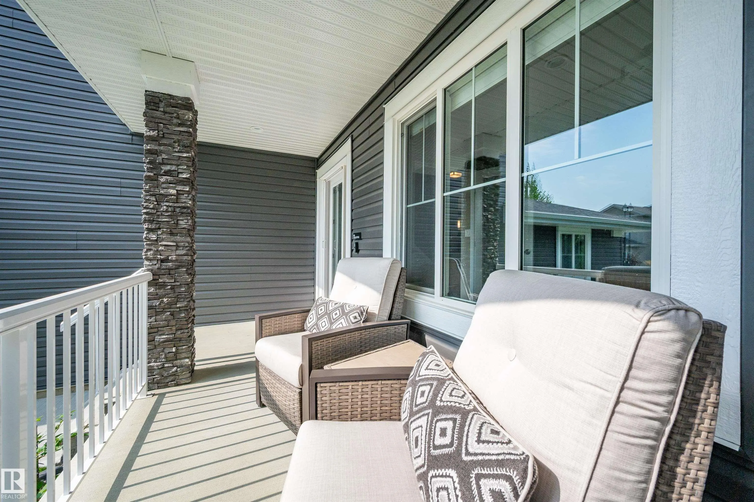 105 CRESTHAVEN Grove