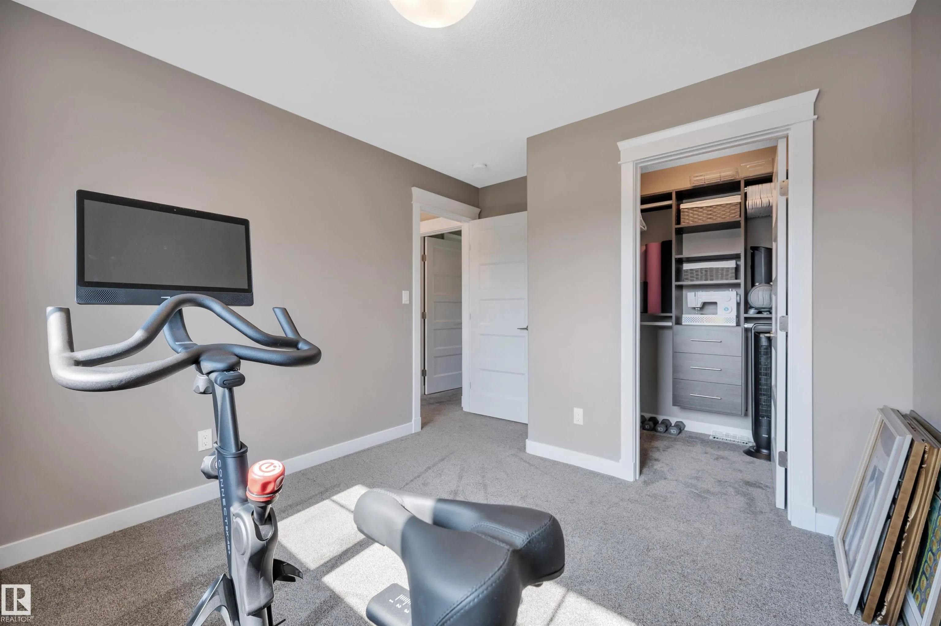 105 CRESTHAVEN Grove