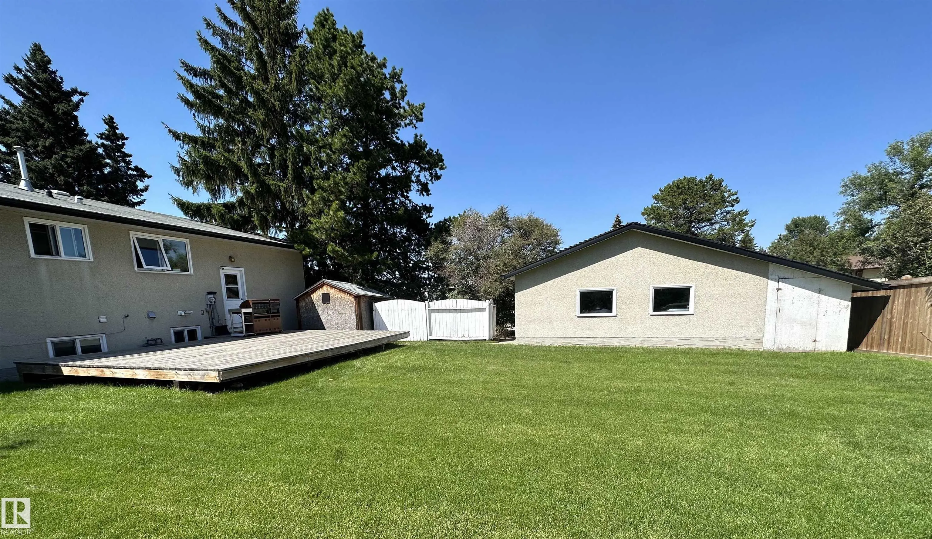16 MILBURN Crescent