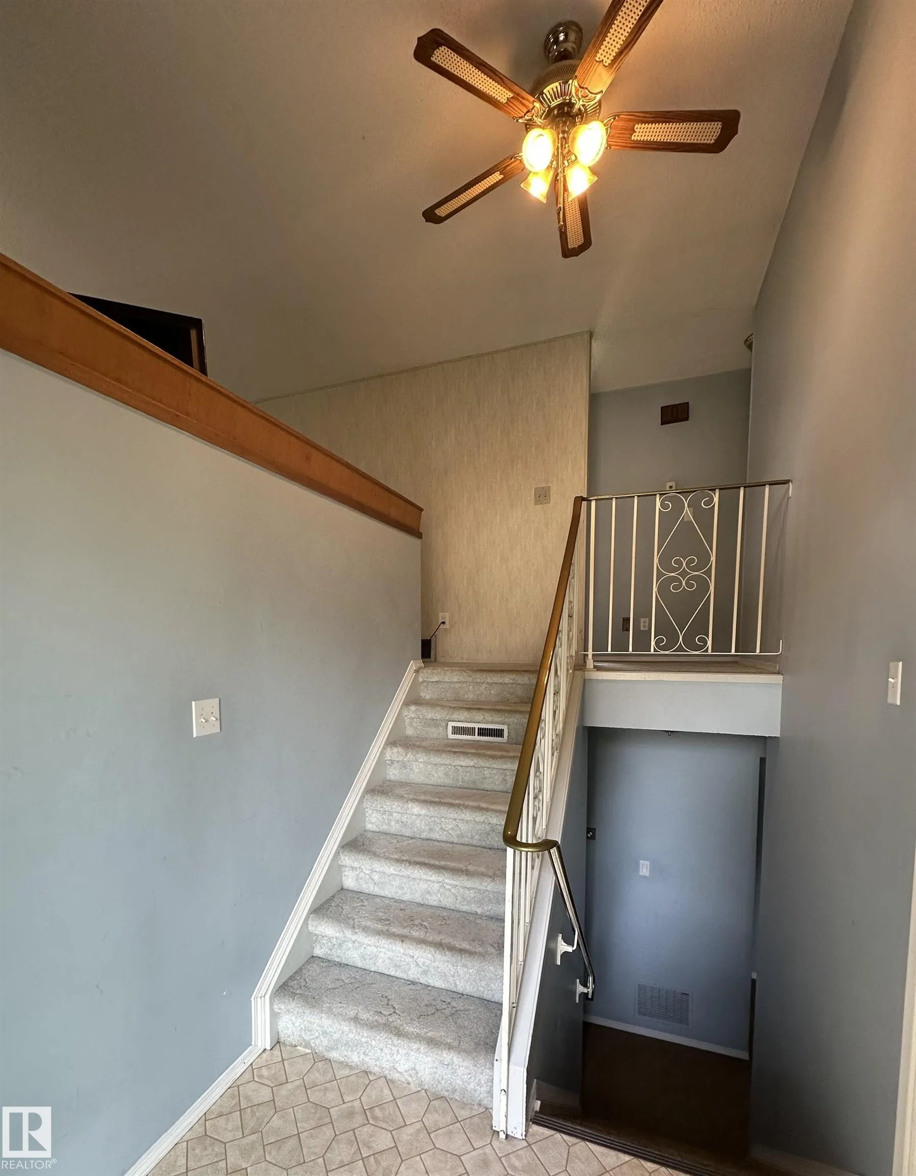 16 MILBURN Crescent