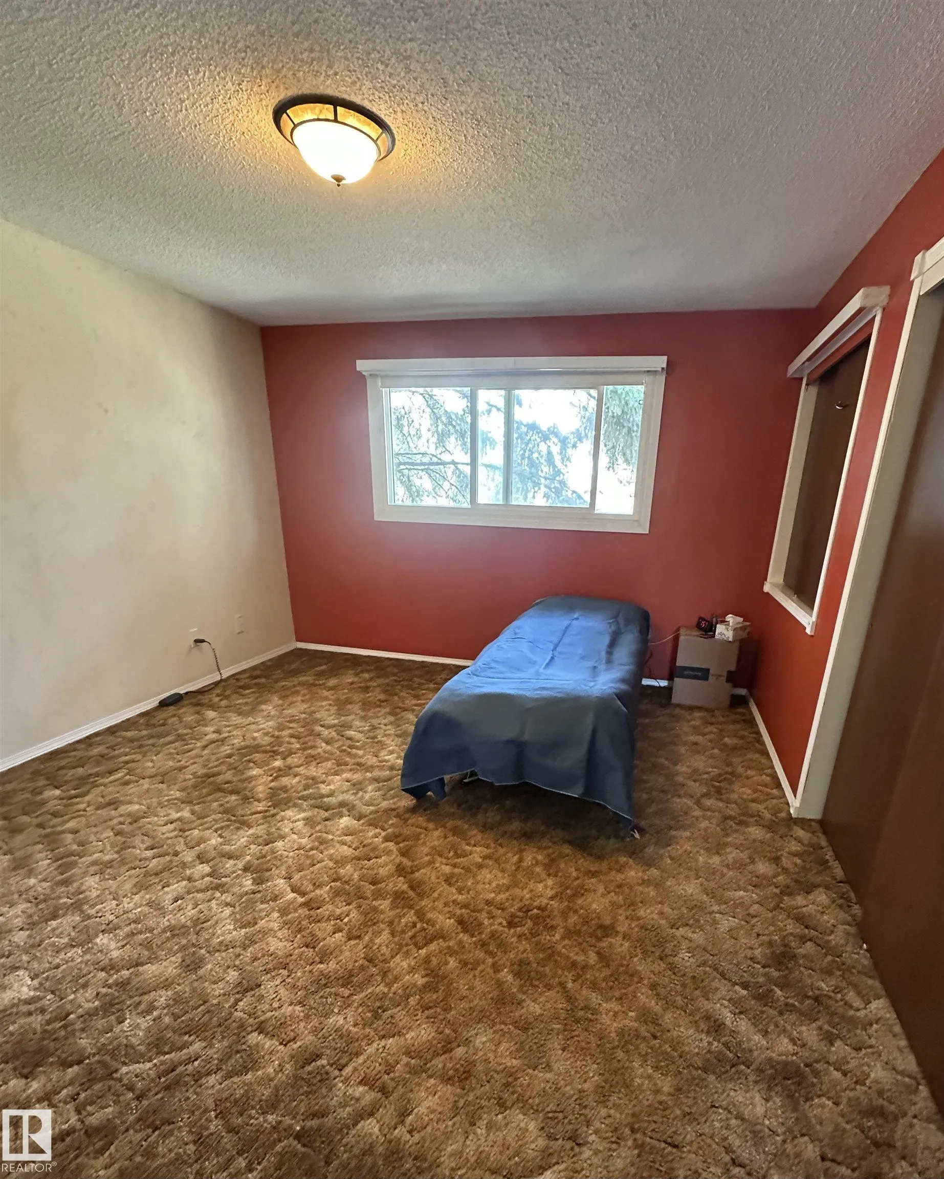 16 MILBURN Crescent