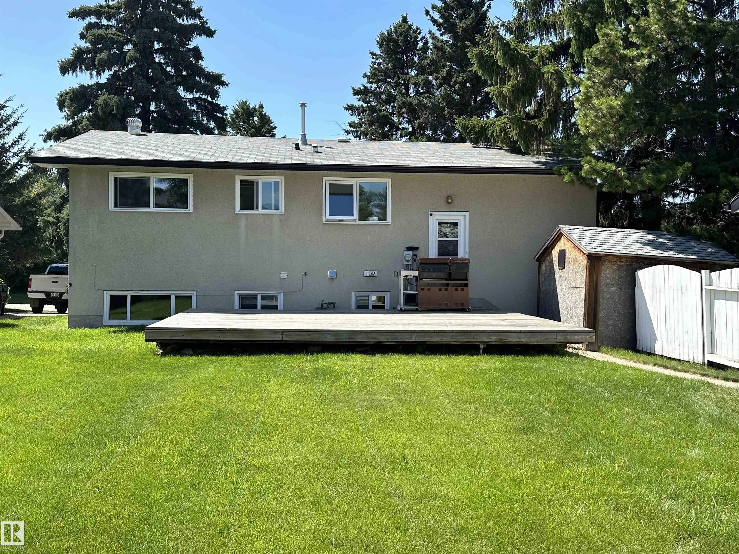 16 MILBURN Crescent