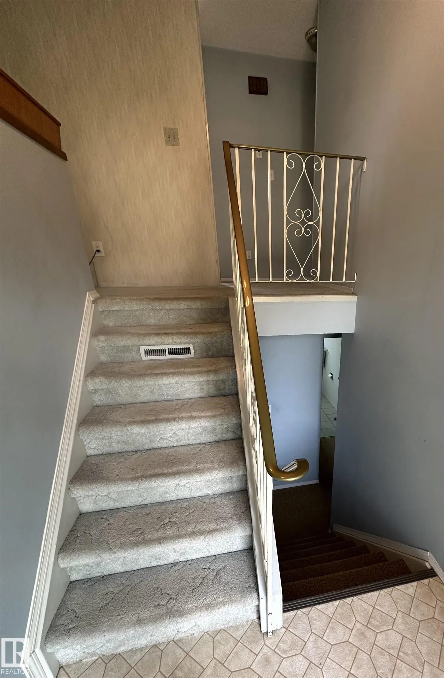 16 MILBURN Crescent