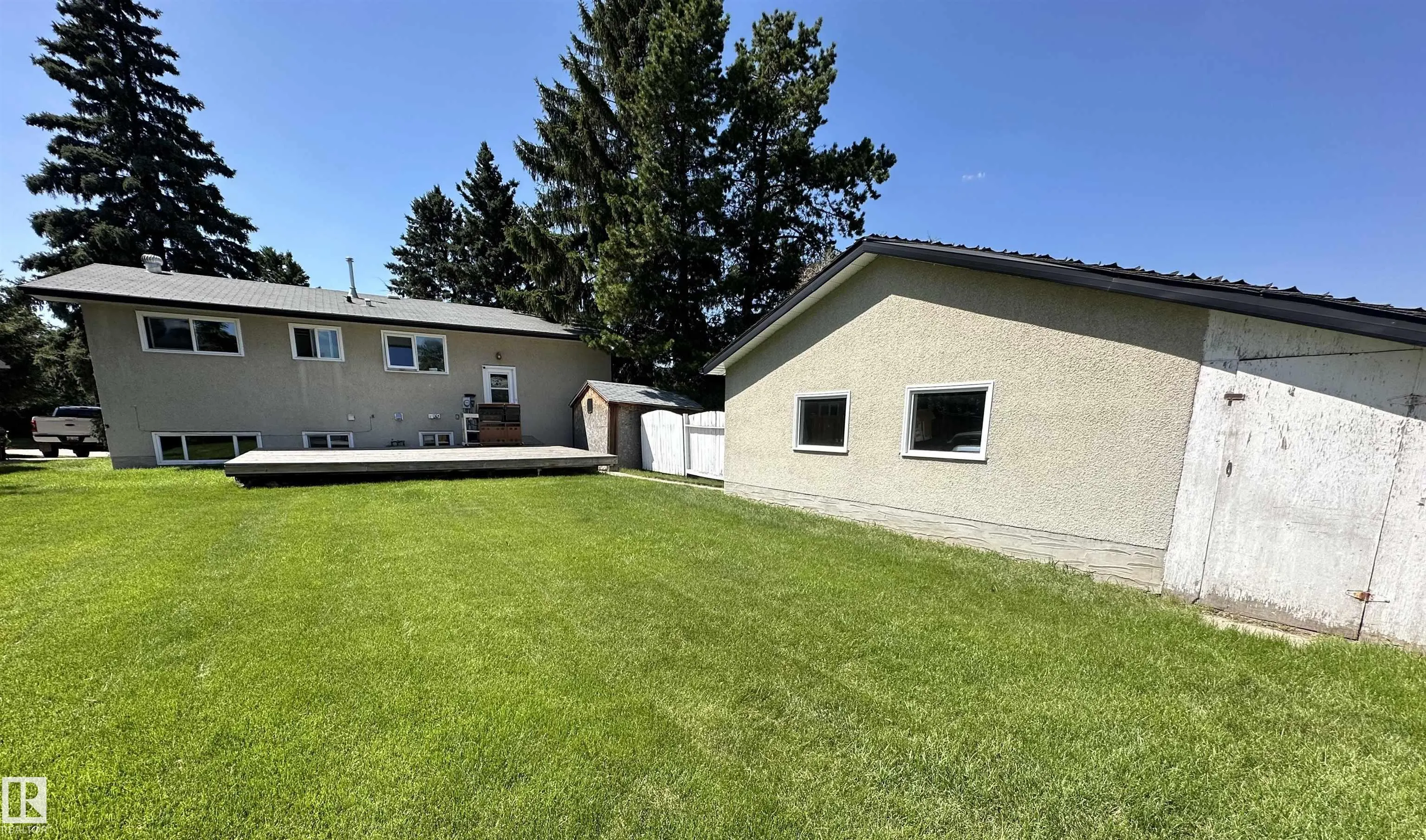16 MILBURN Crescent