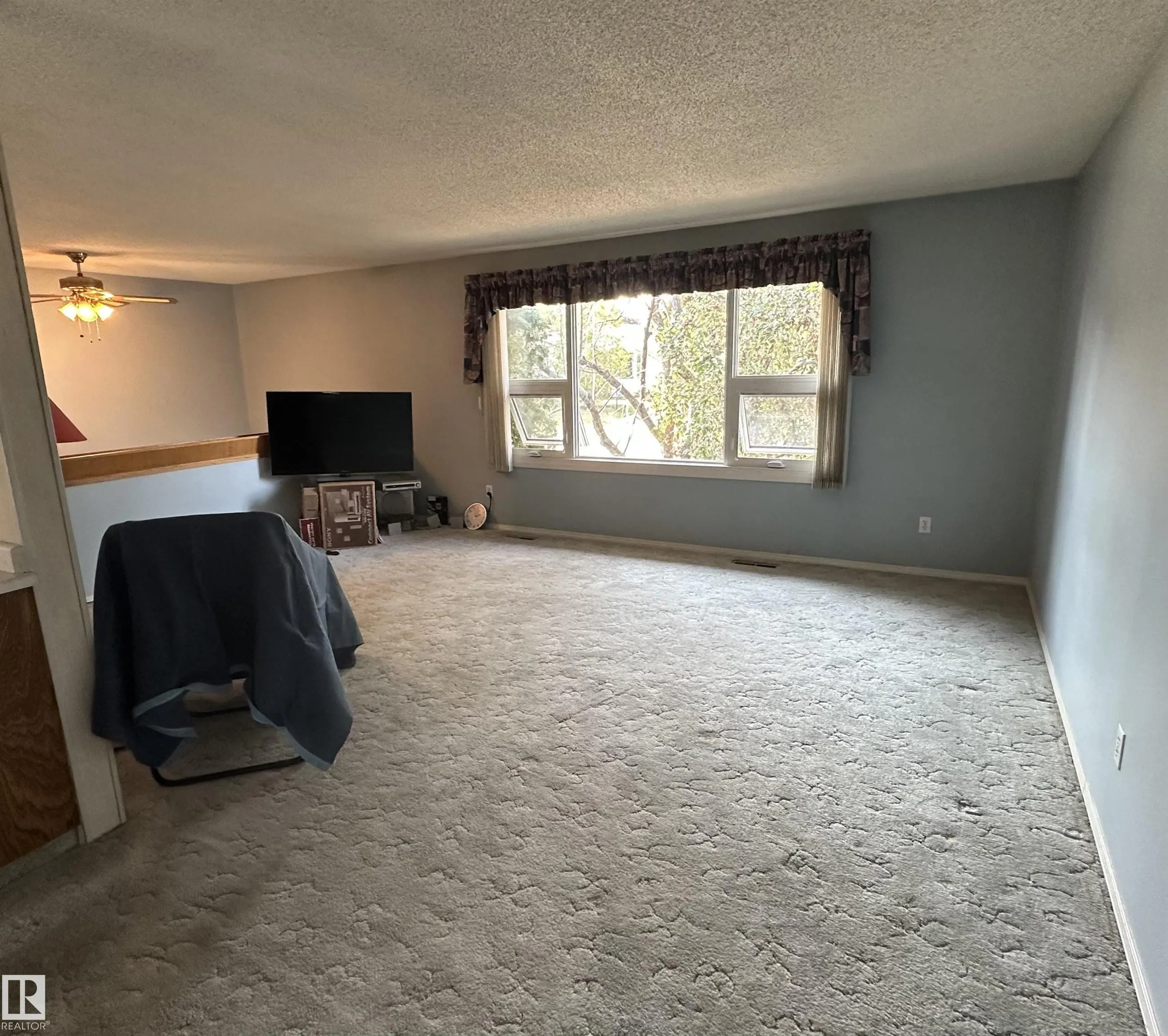 16 MILBURN Crescent