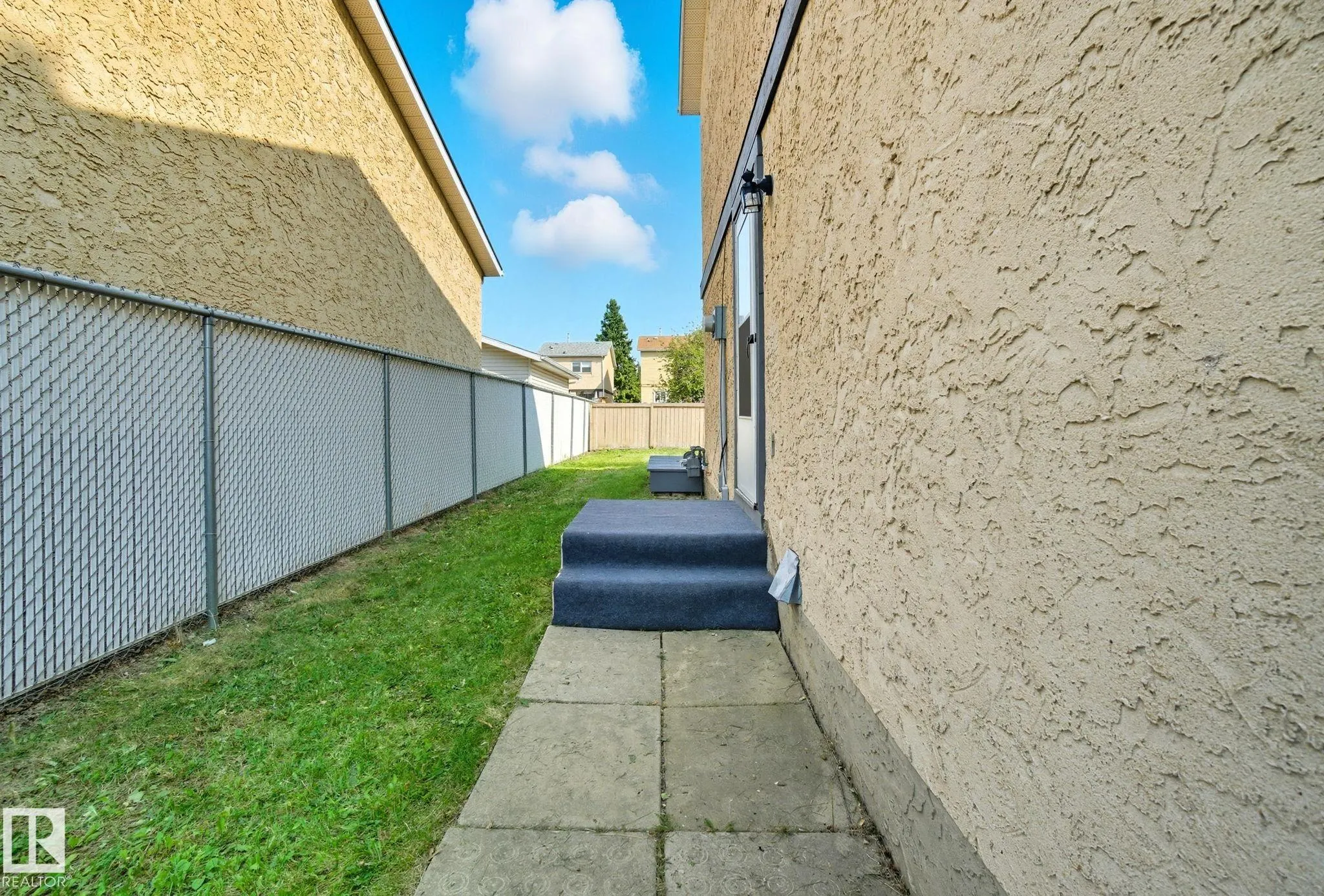 121 KIRKWOOD Way