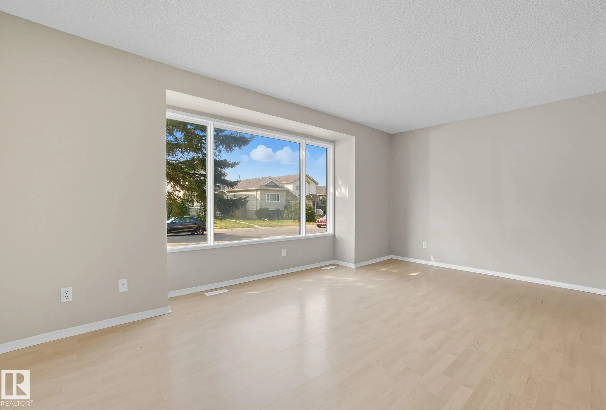 121 KIRKWOOD Way