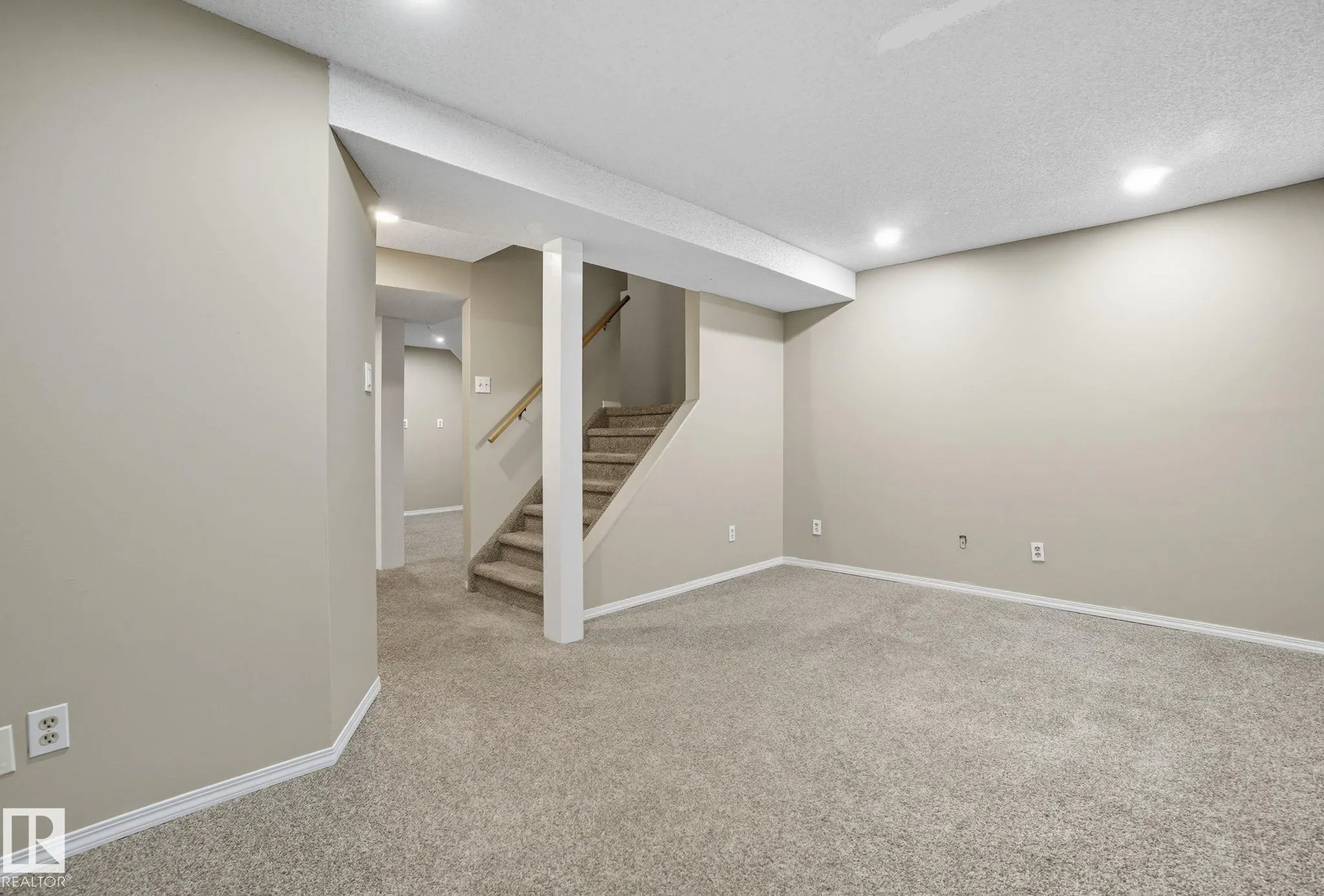 121 KIRKWOOD Way