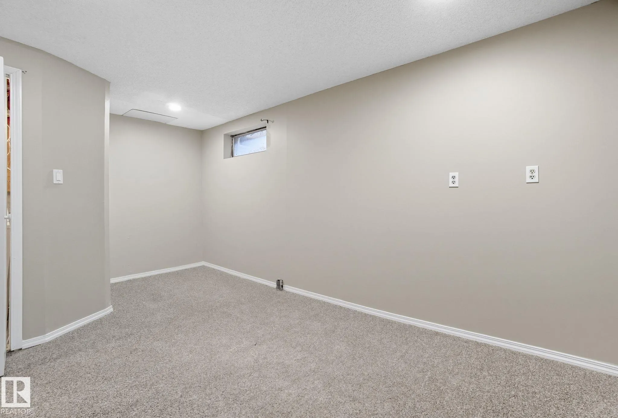 121 KIRKWOOD Way