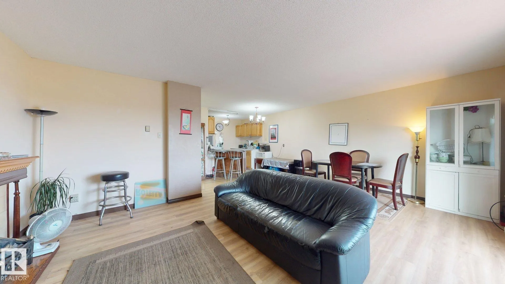 9028 JASPER Avenue