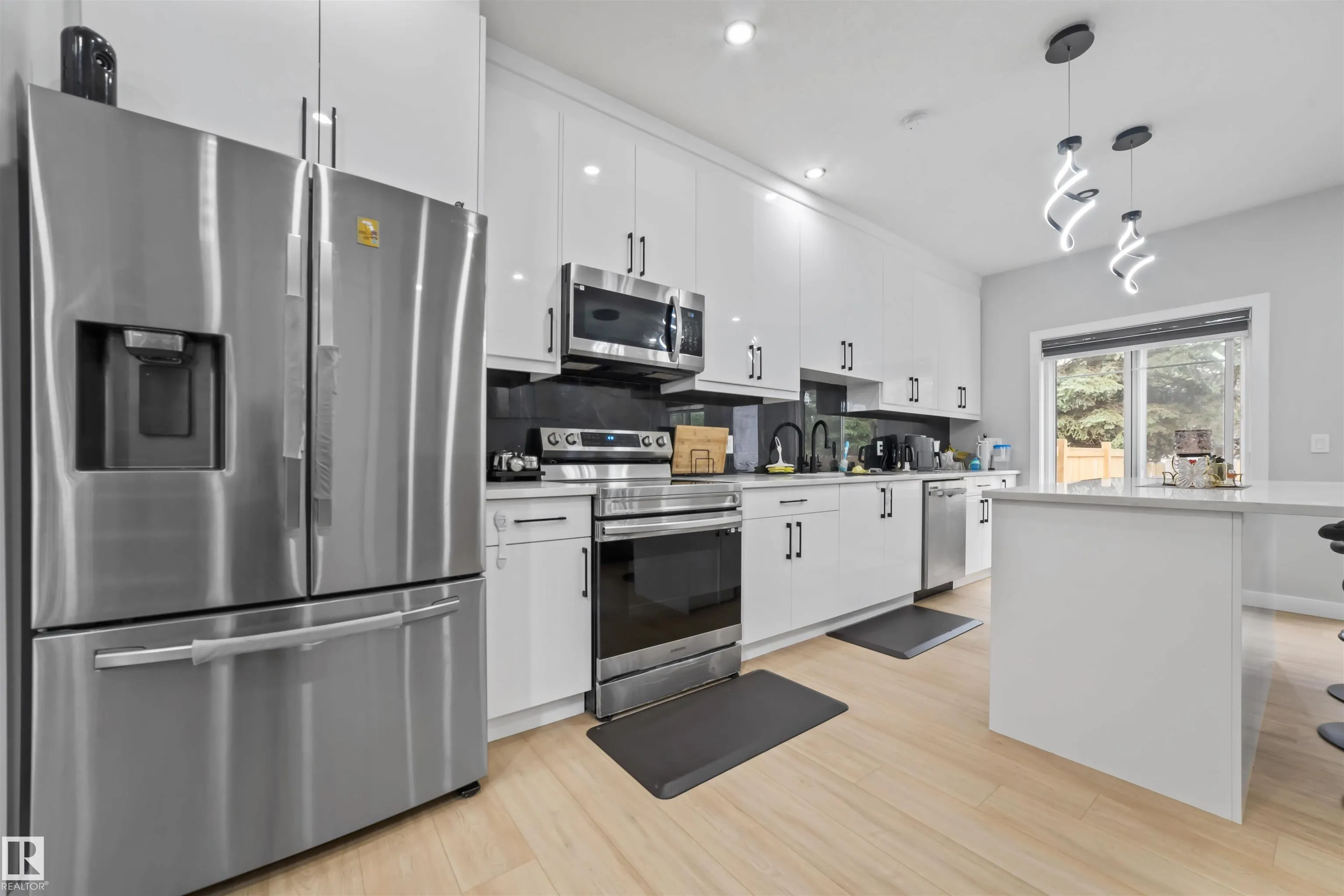 3516 33 Ave