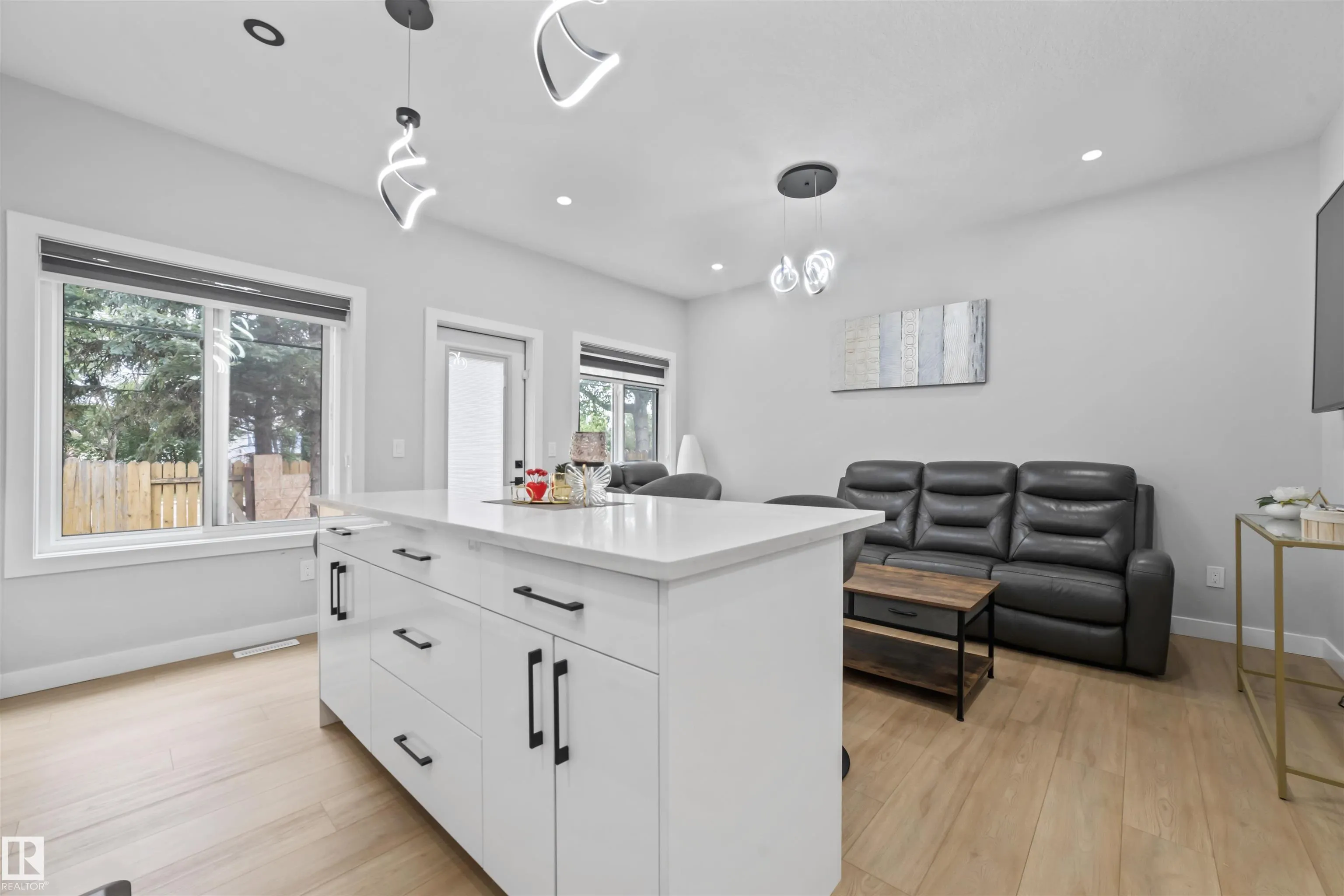 3516 33 Ave