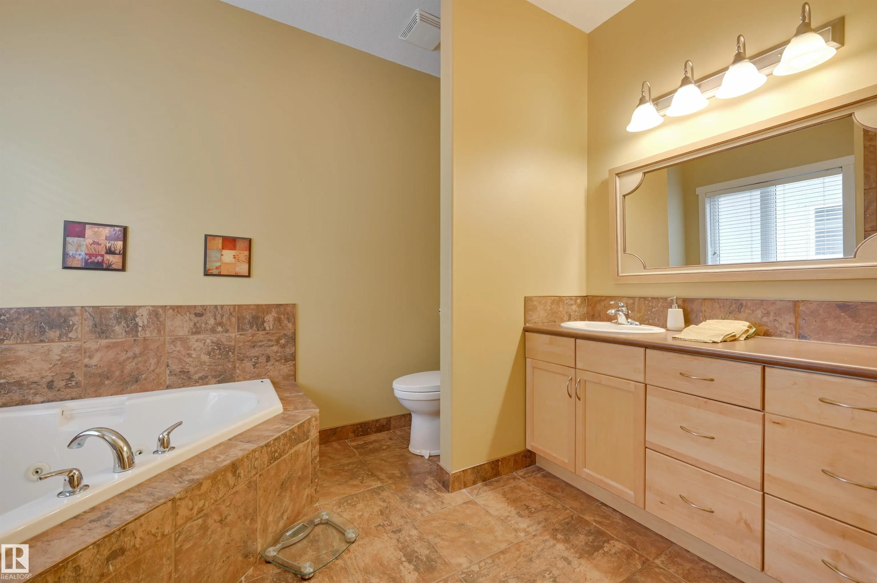 939 HALIBURTON Road
