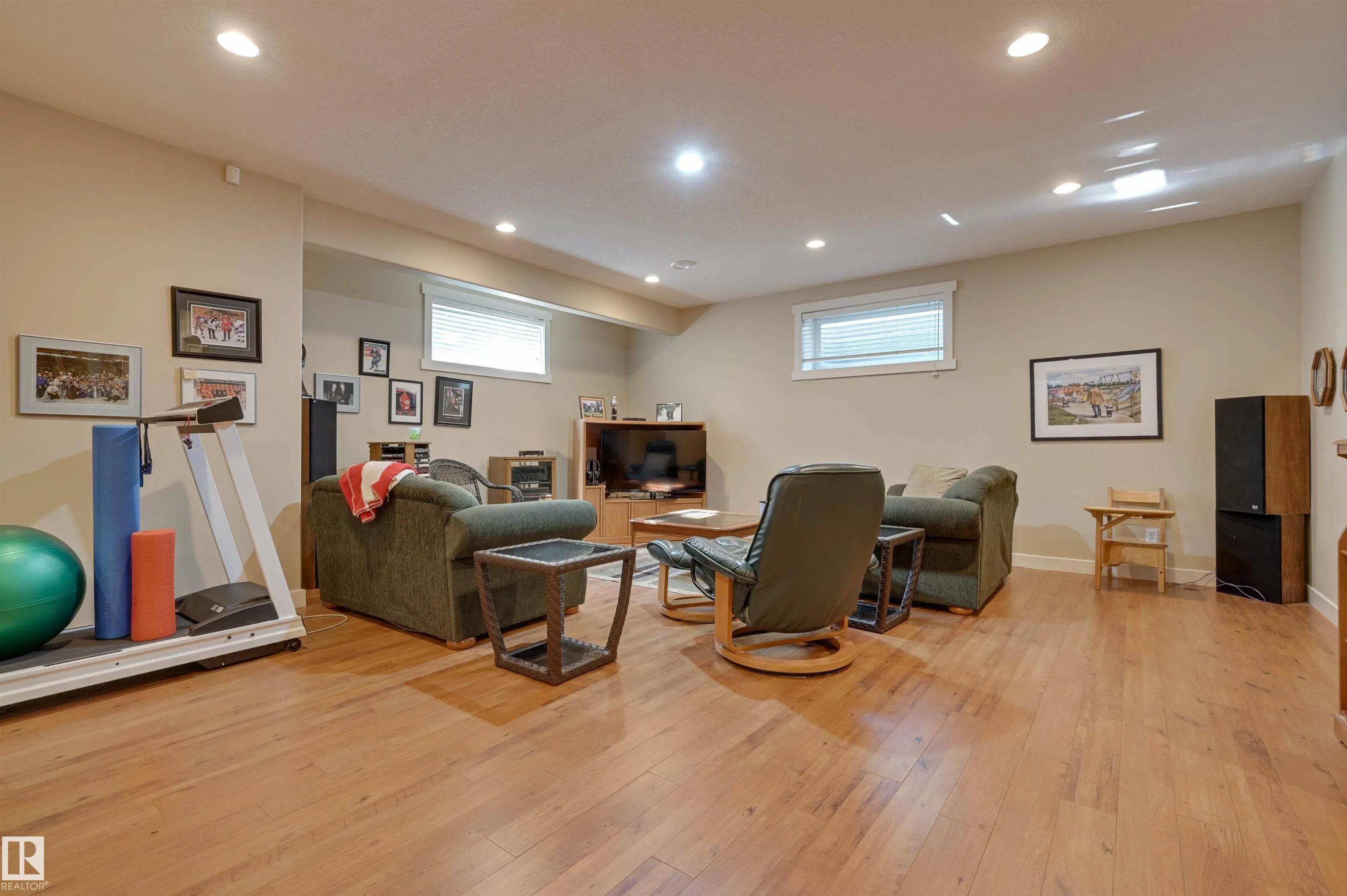 939 HALIBURTON Road