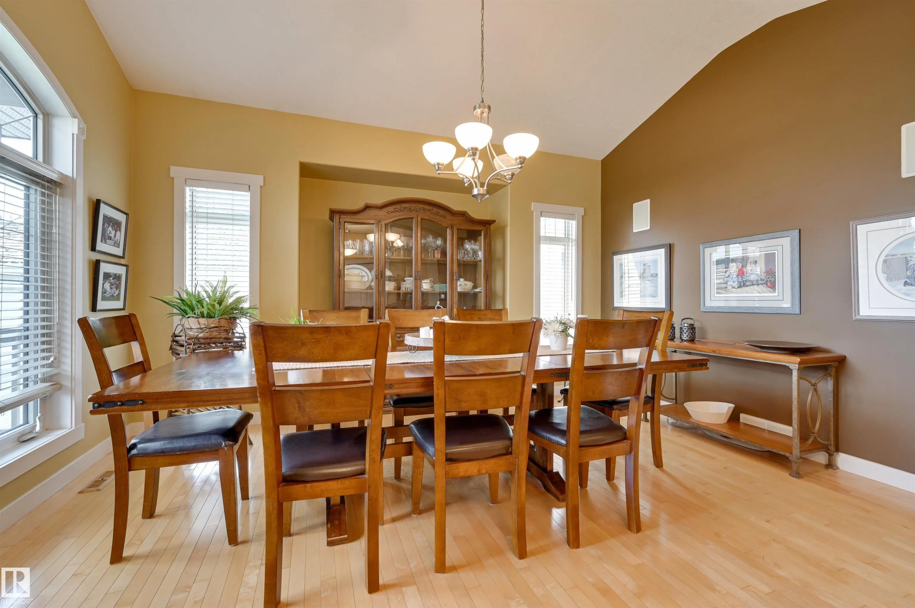 939 HALIBURTON Road