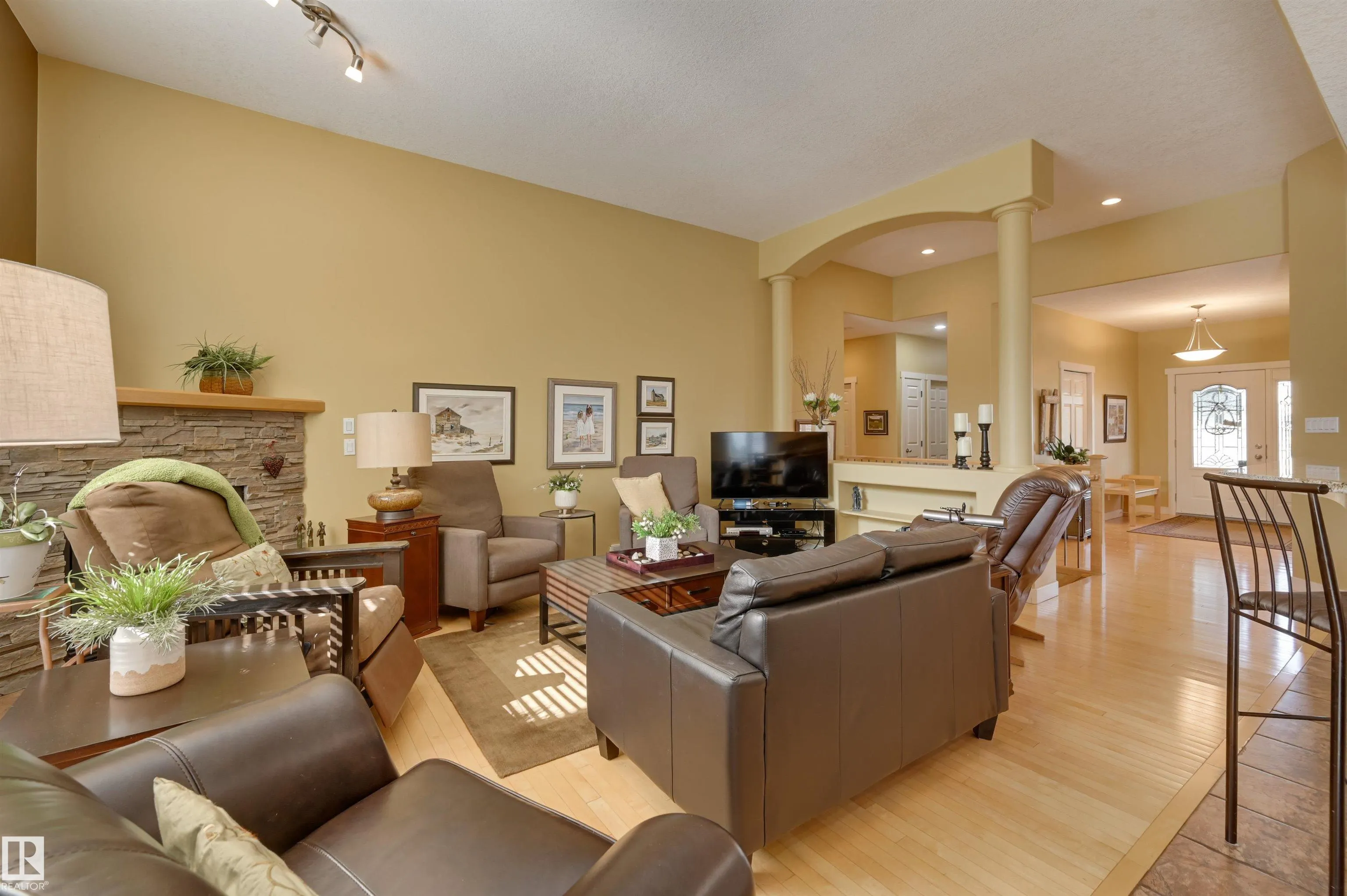 939 HALIBURTON Road