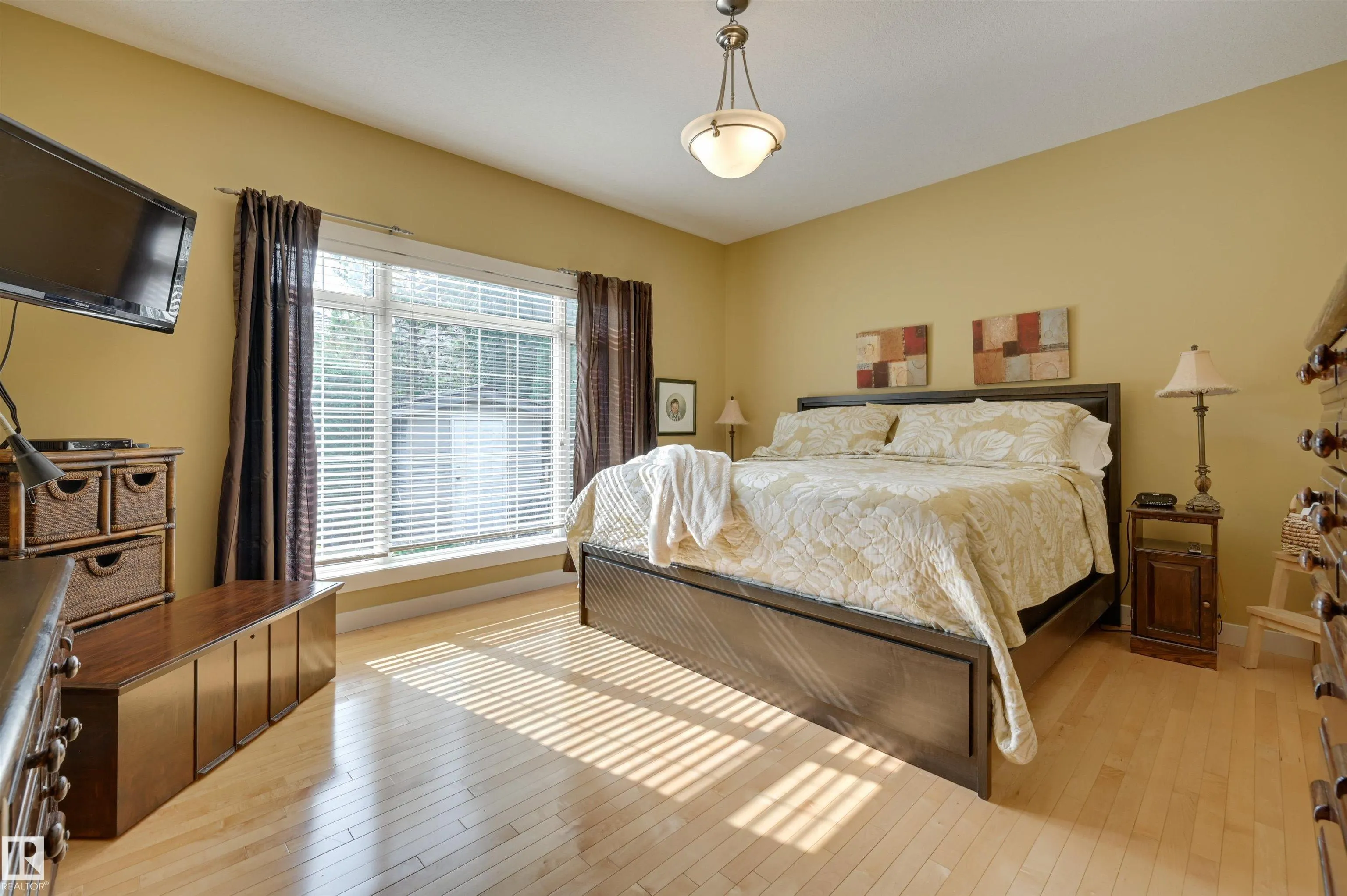 939 HALIBURTON Road