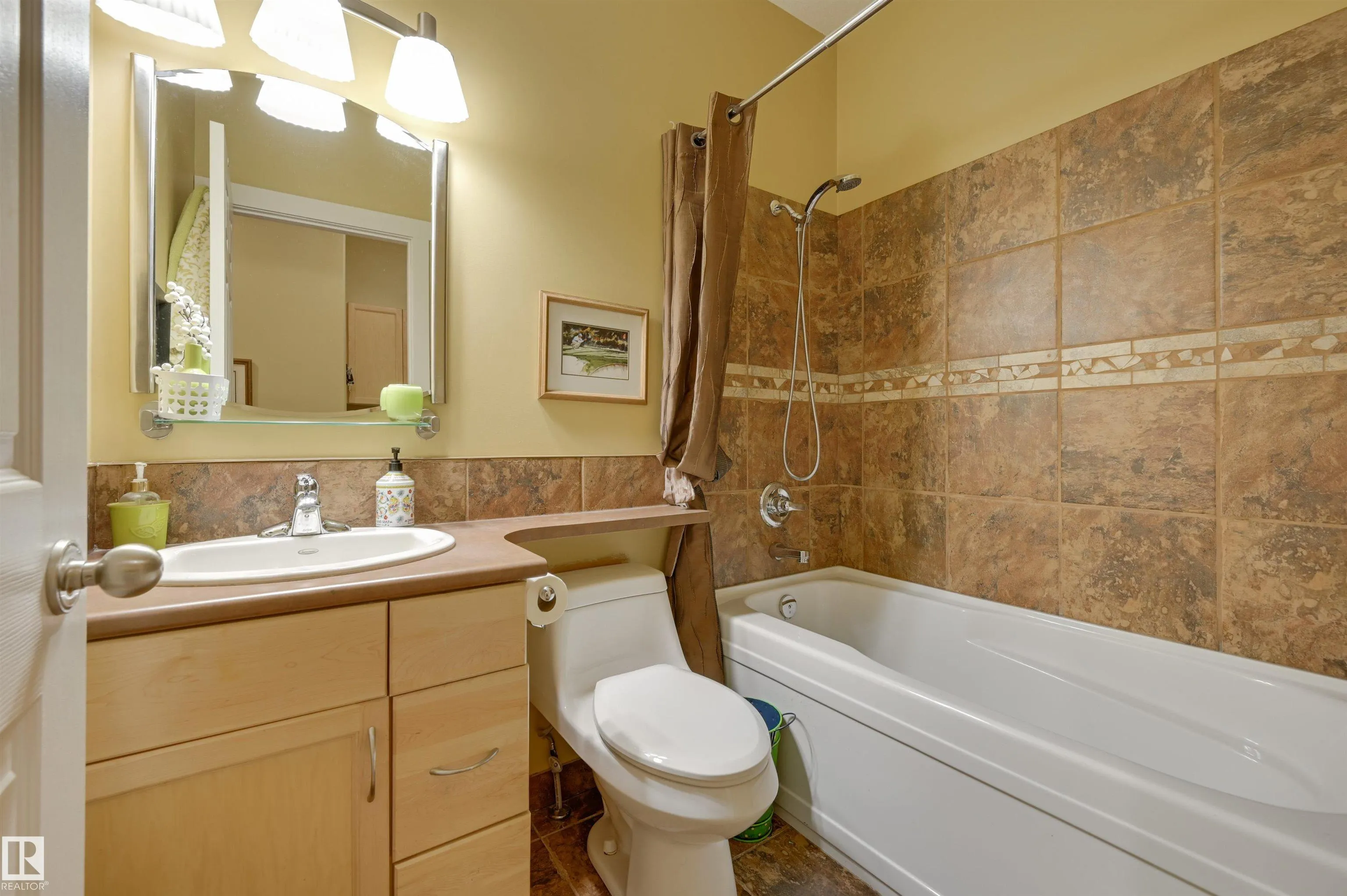 939 HALIBURTON Road