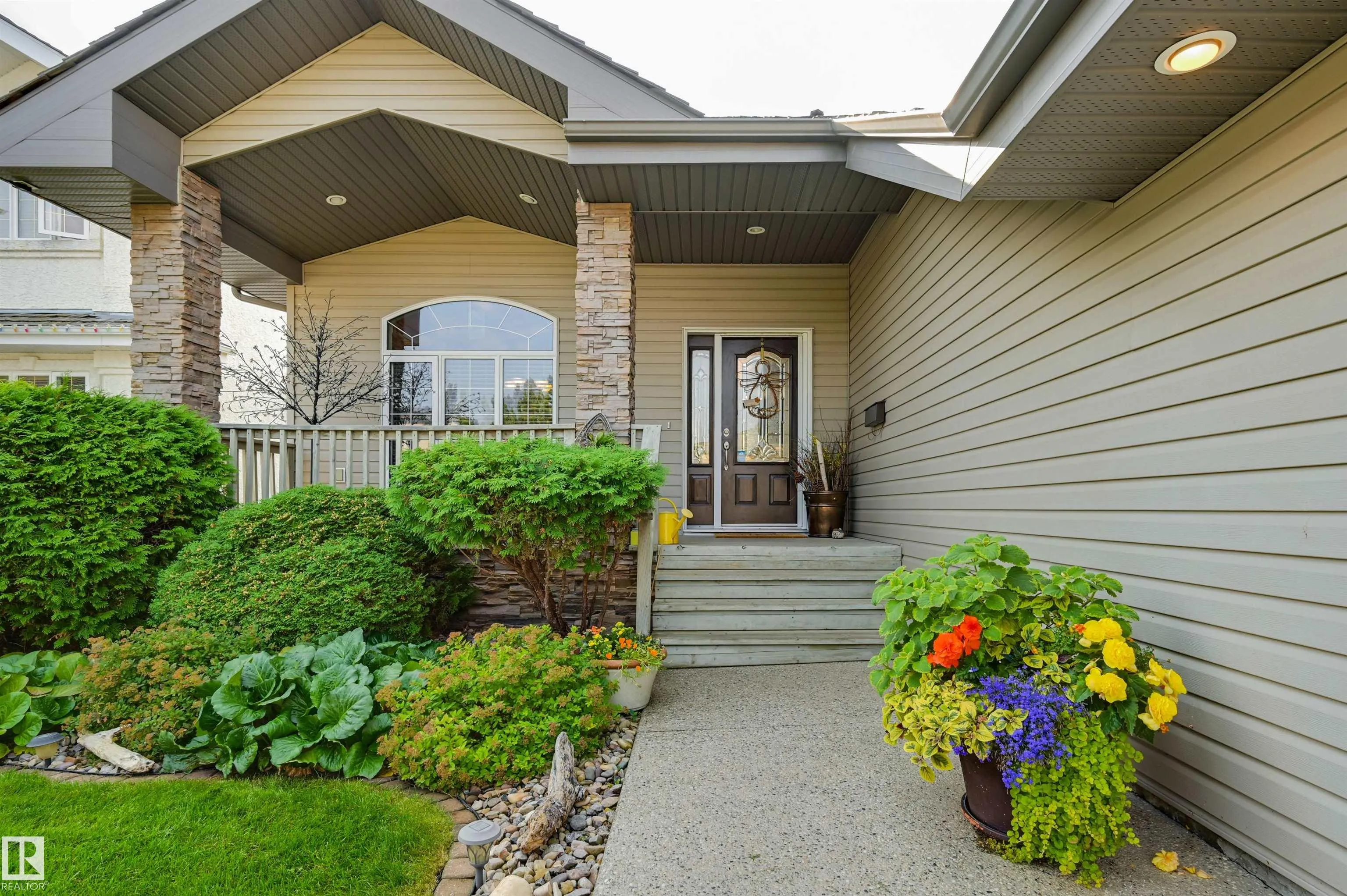 939 HALIBURTON Road