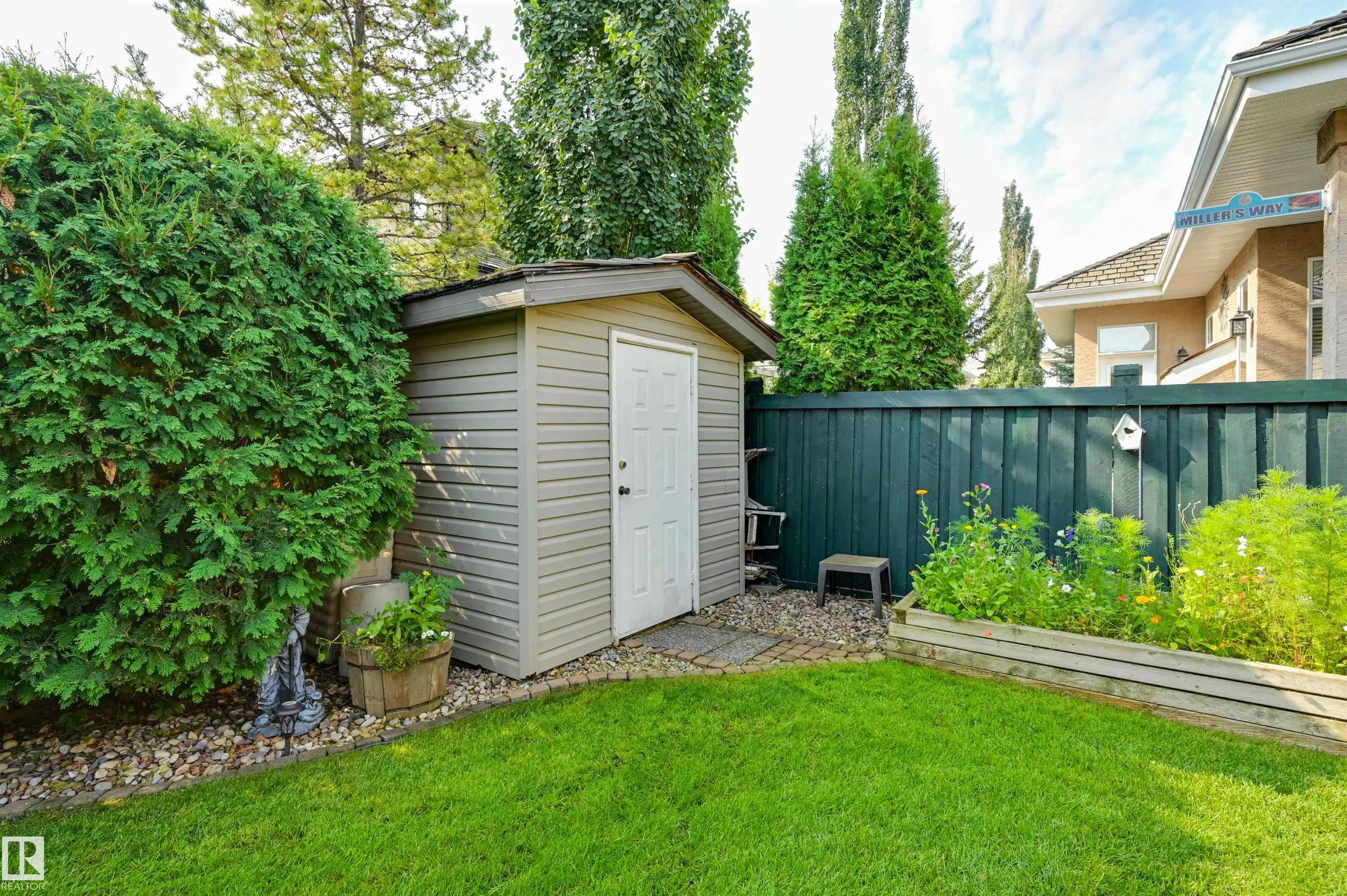 939 HALIBURTON Road