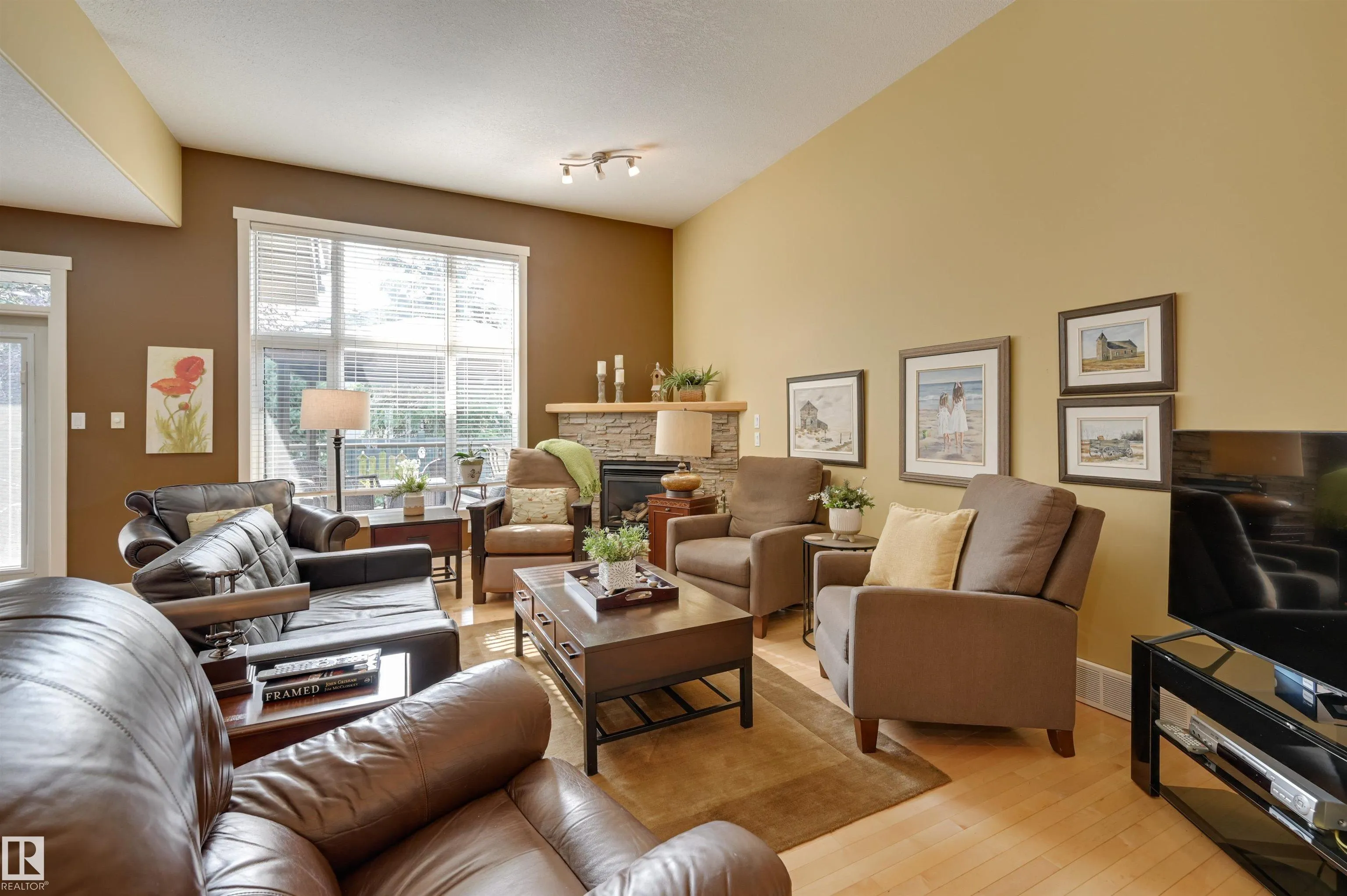 939 HALIBURTON Road