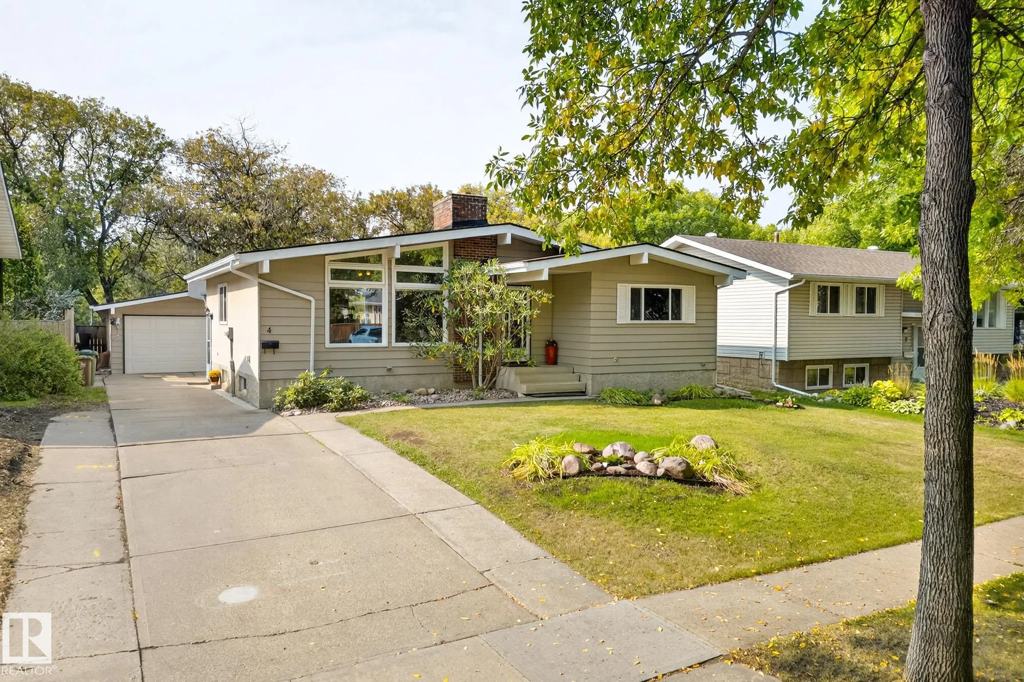 4 FINCH Crescent