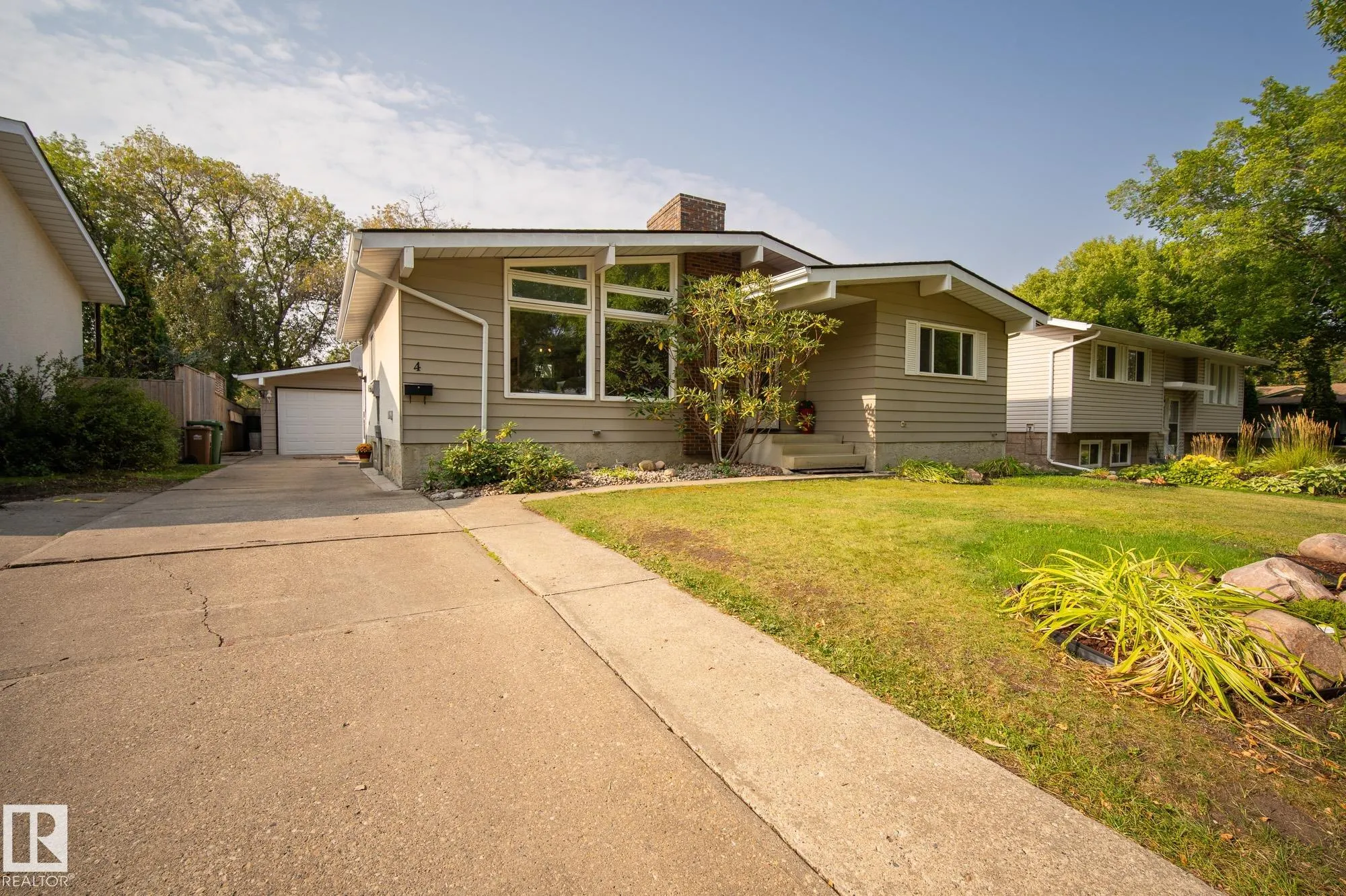 4 FINCH Crescent