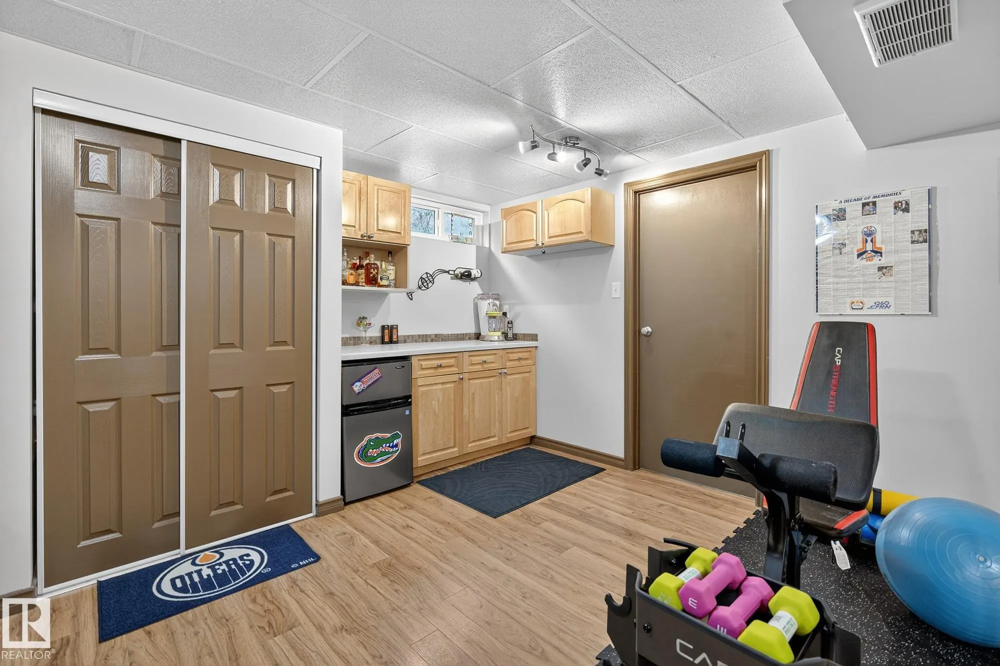 4 FINCH Crescent