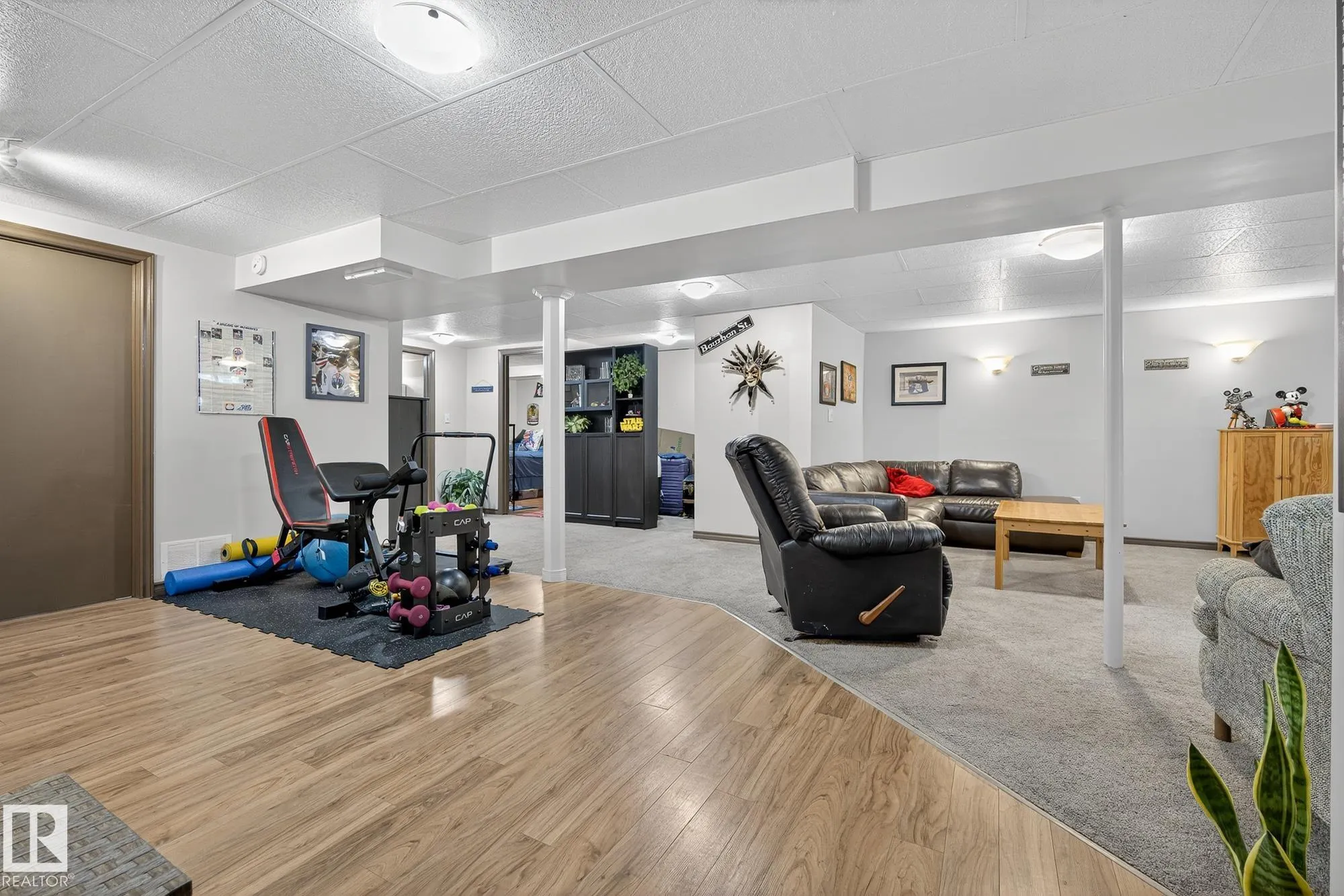 4 FINCH Crescent