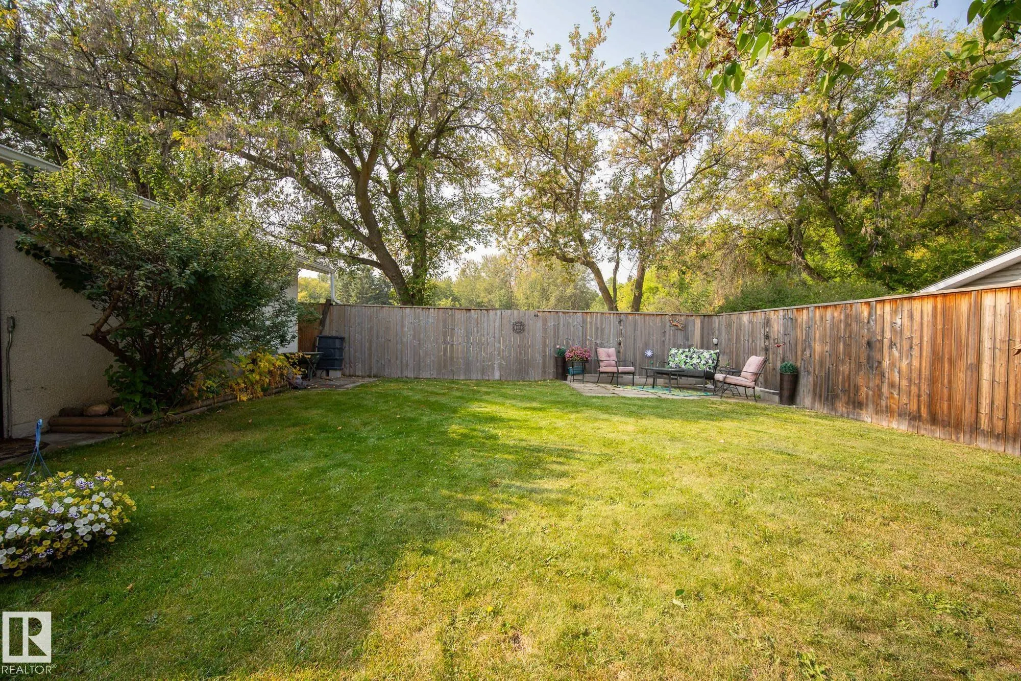 4 FINCH Crescent