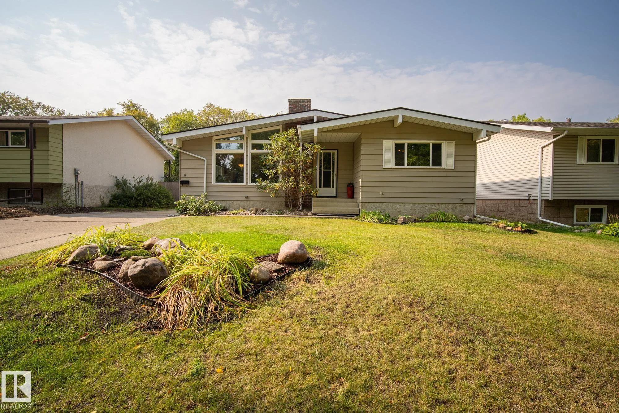 4 FINCH Crescent