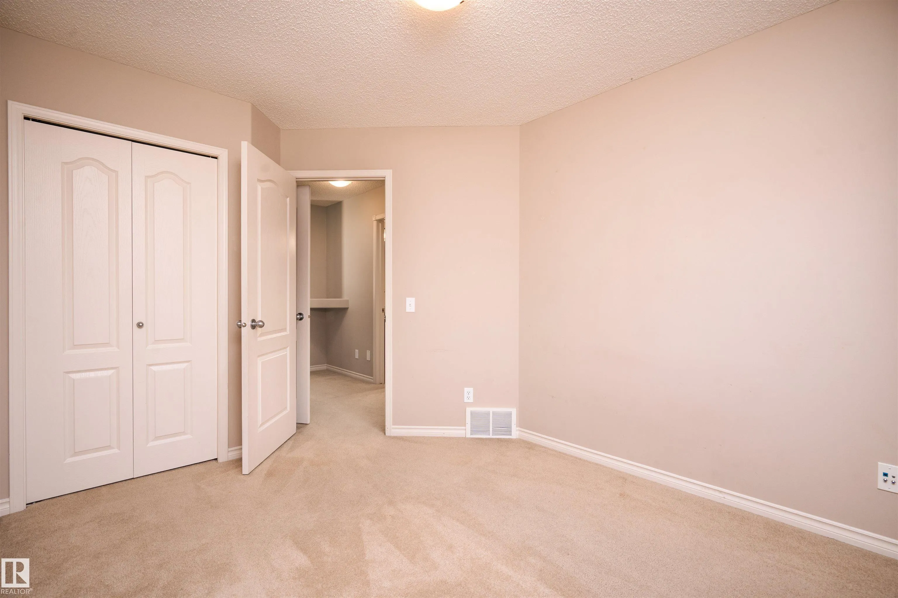 21215 59Ave