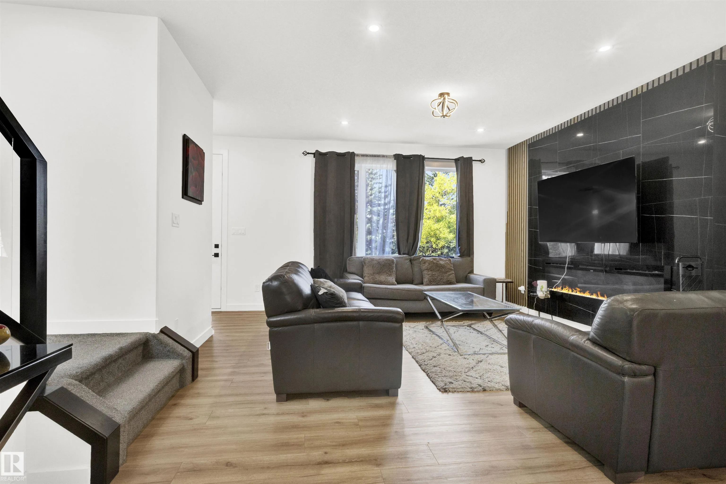 9559 85 Street