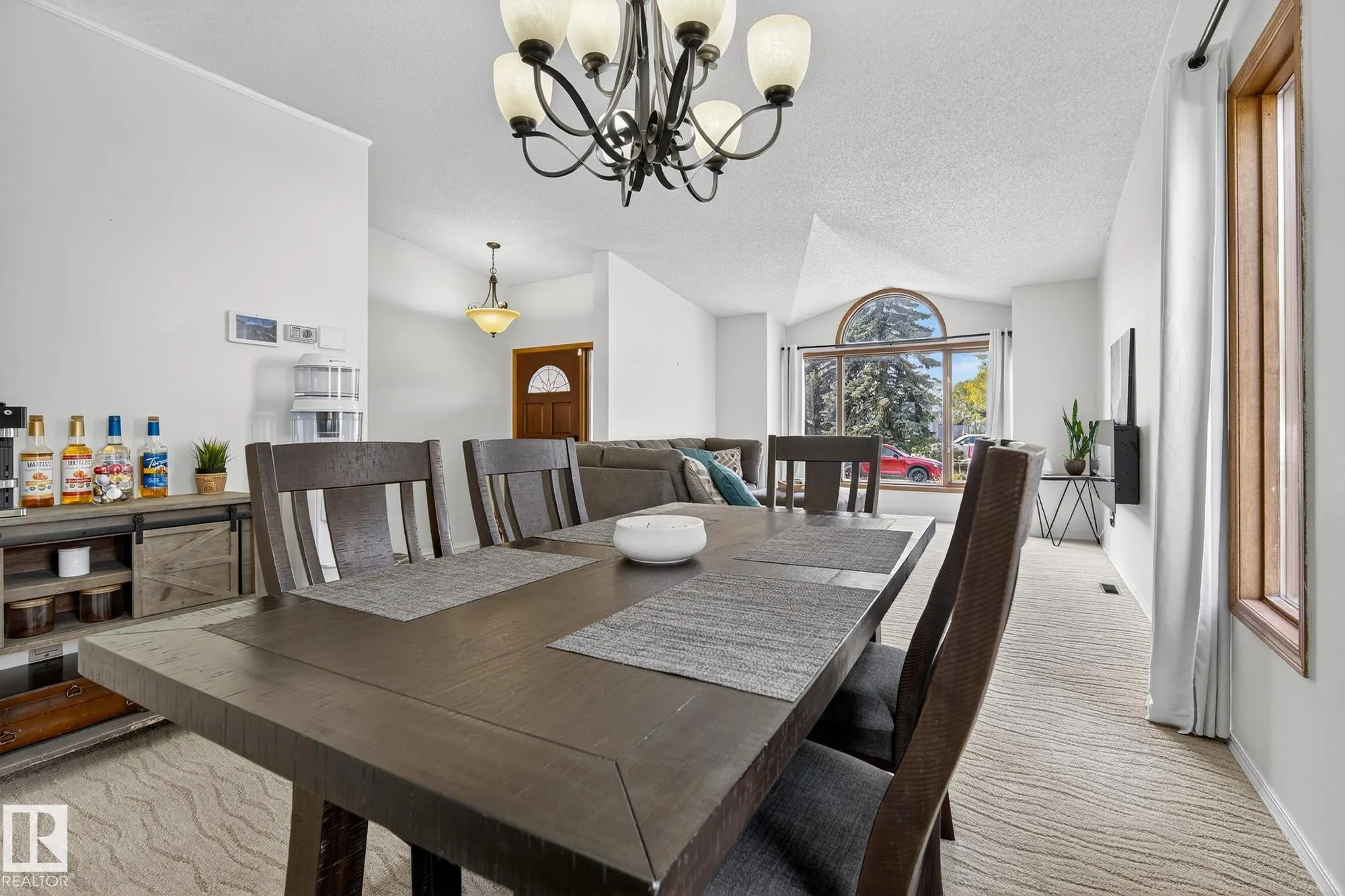 65 PRIMROSE Boulevard