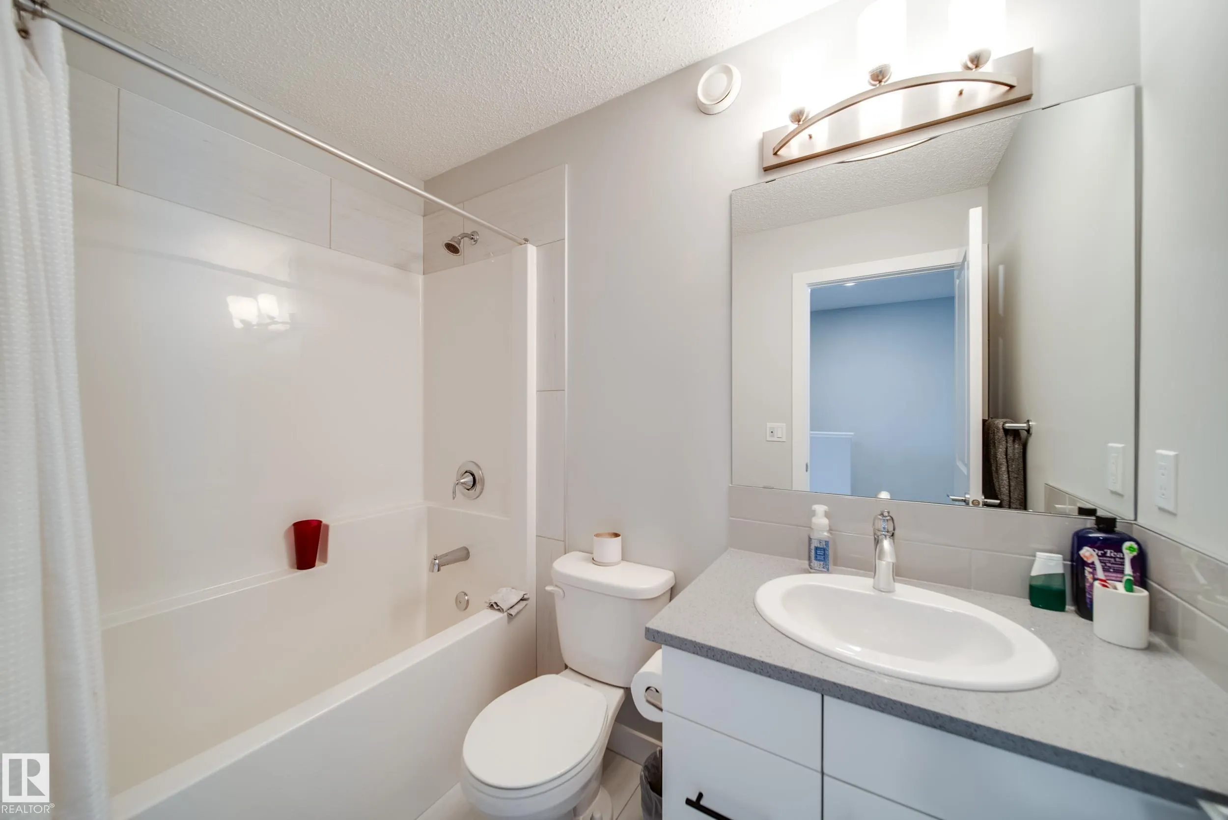2922 MAPLE Way