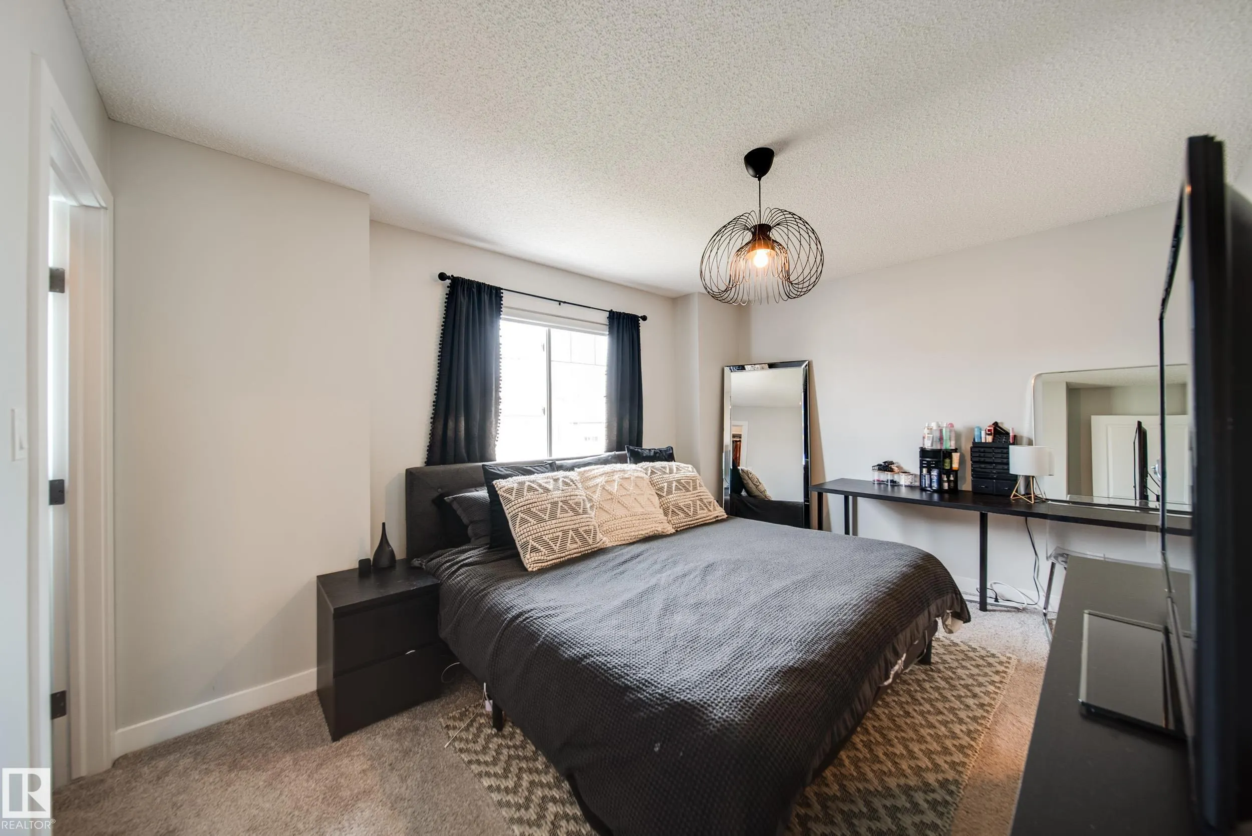 2922 MAPLE Way