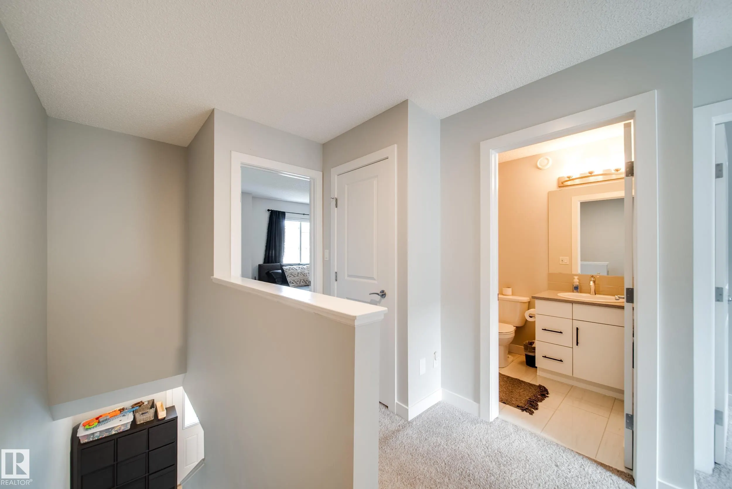 2922 MAPLE Way