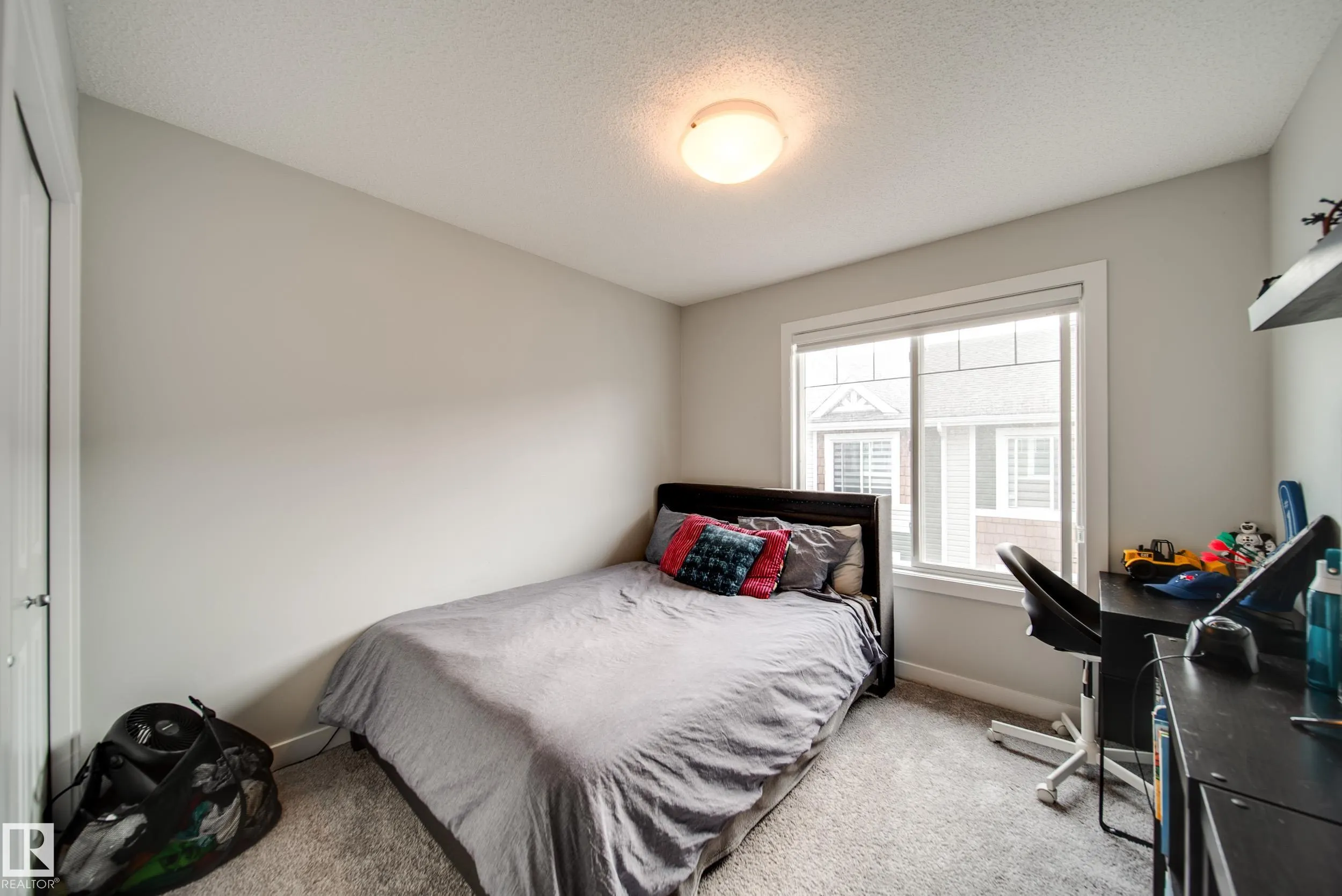 2922 MAPLE Way