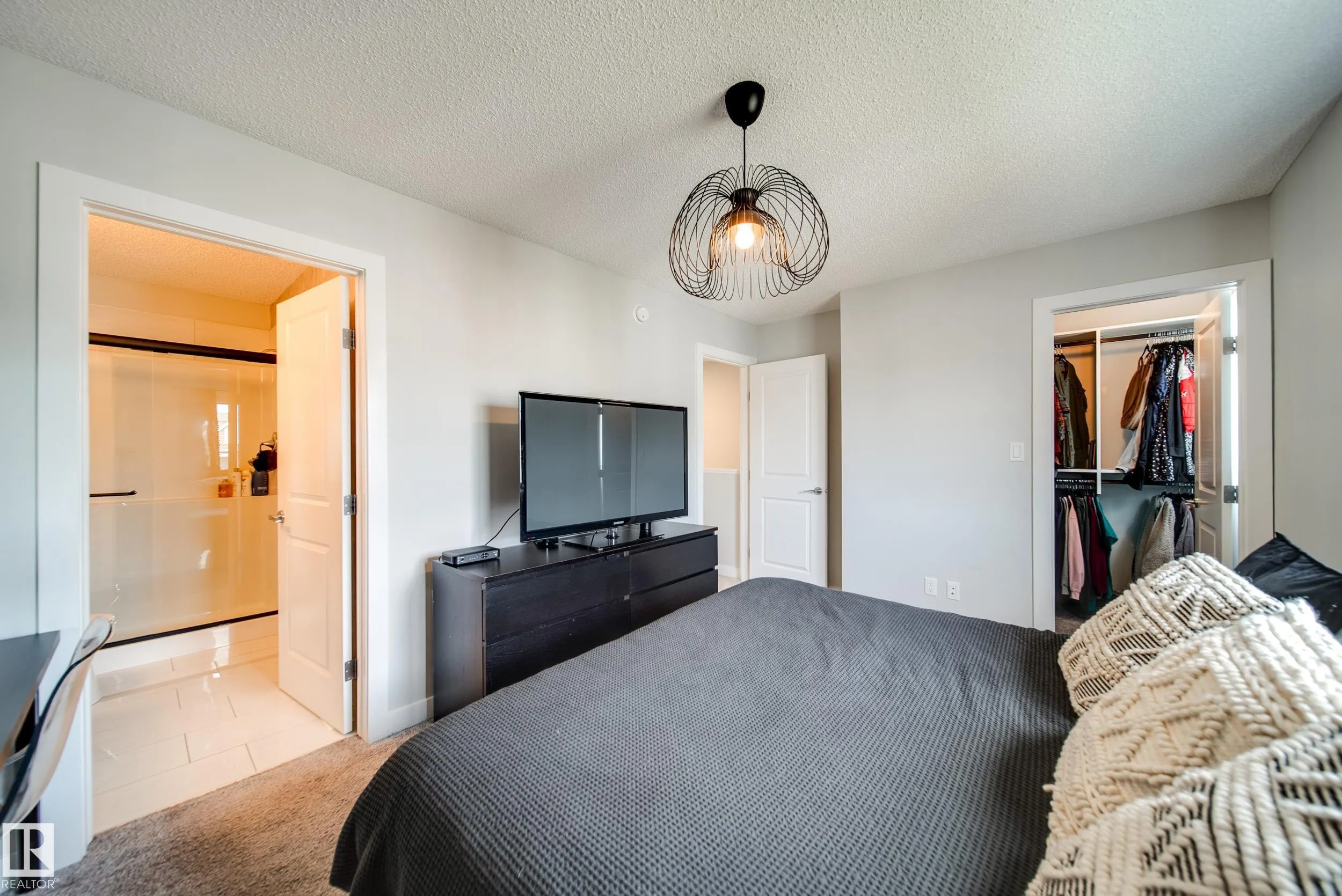2922 MAPLE Way