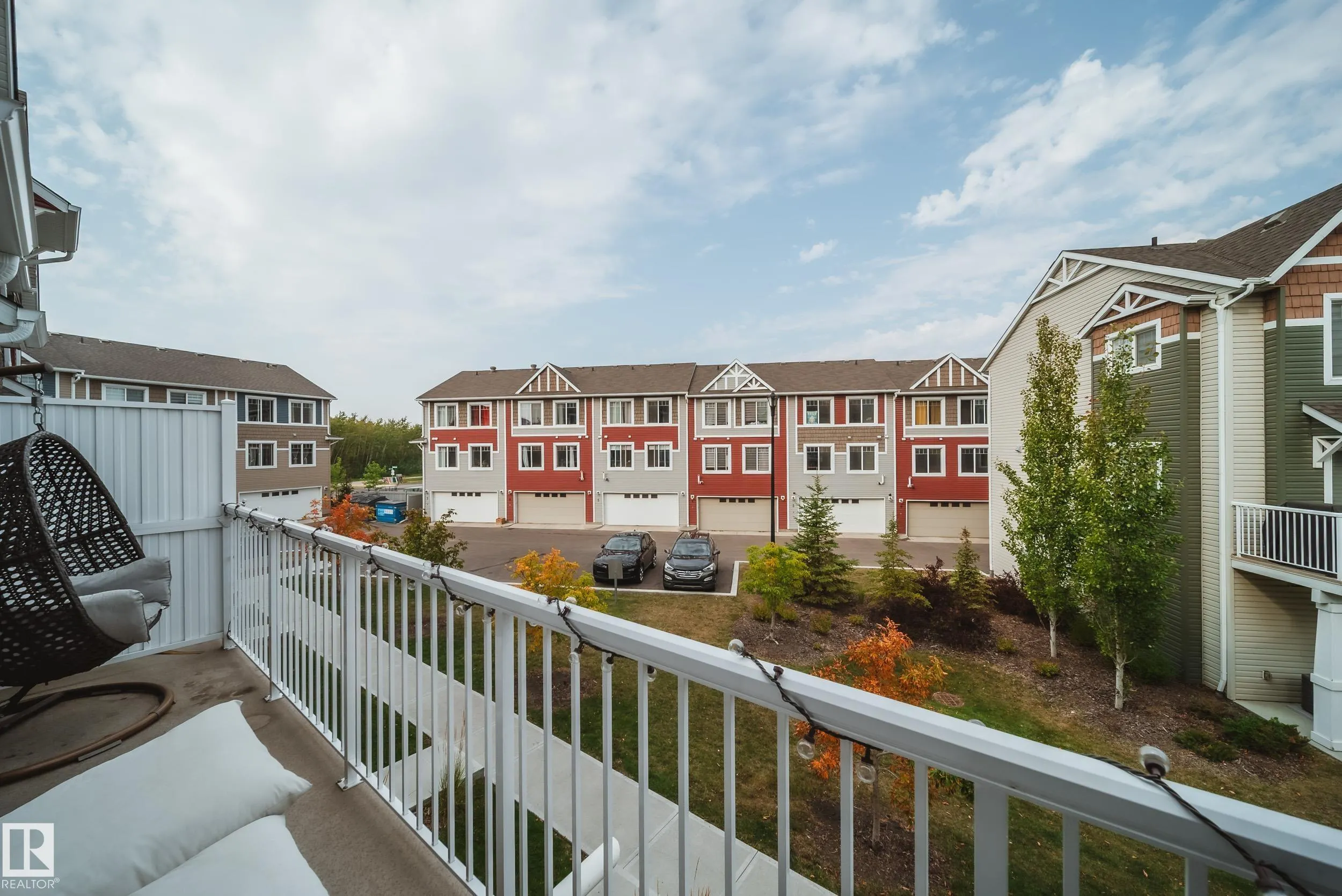 2922 MAPLE Way