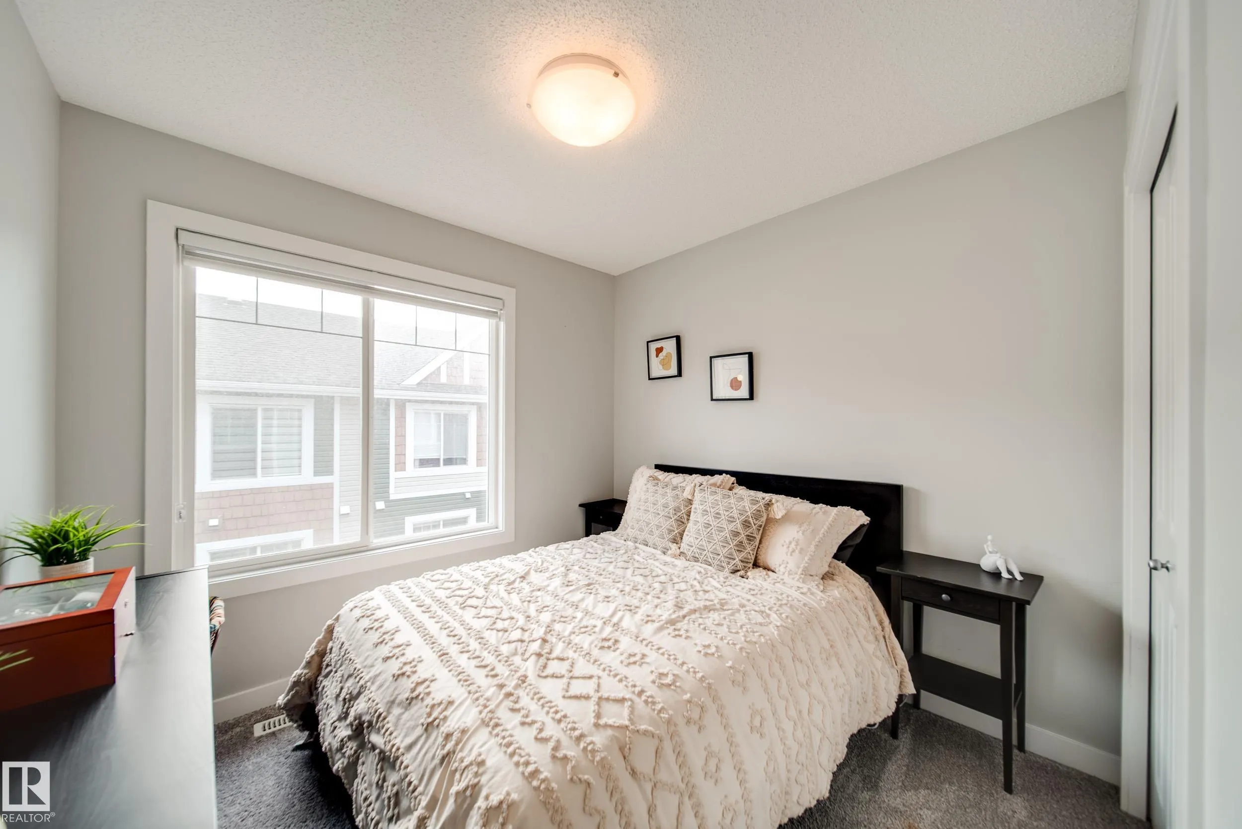 2922 MAPLE Way
